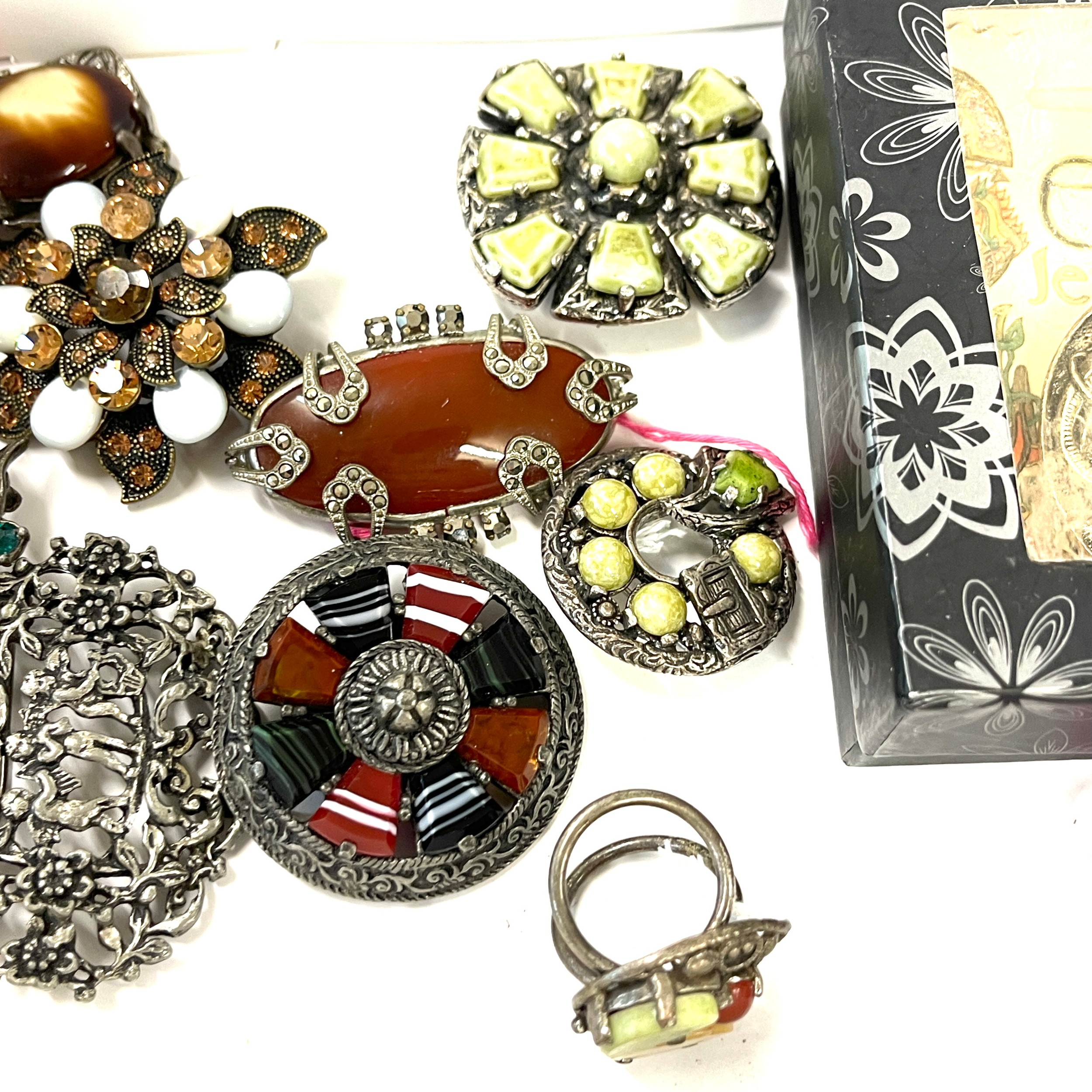 Selection of vintage ladies miracle brooches / rings, approximate quantity 14 - Image 3 of 4
