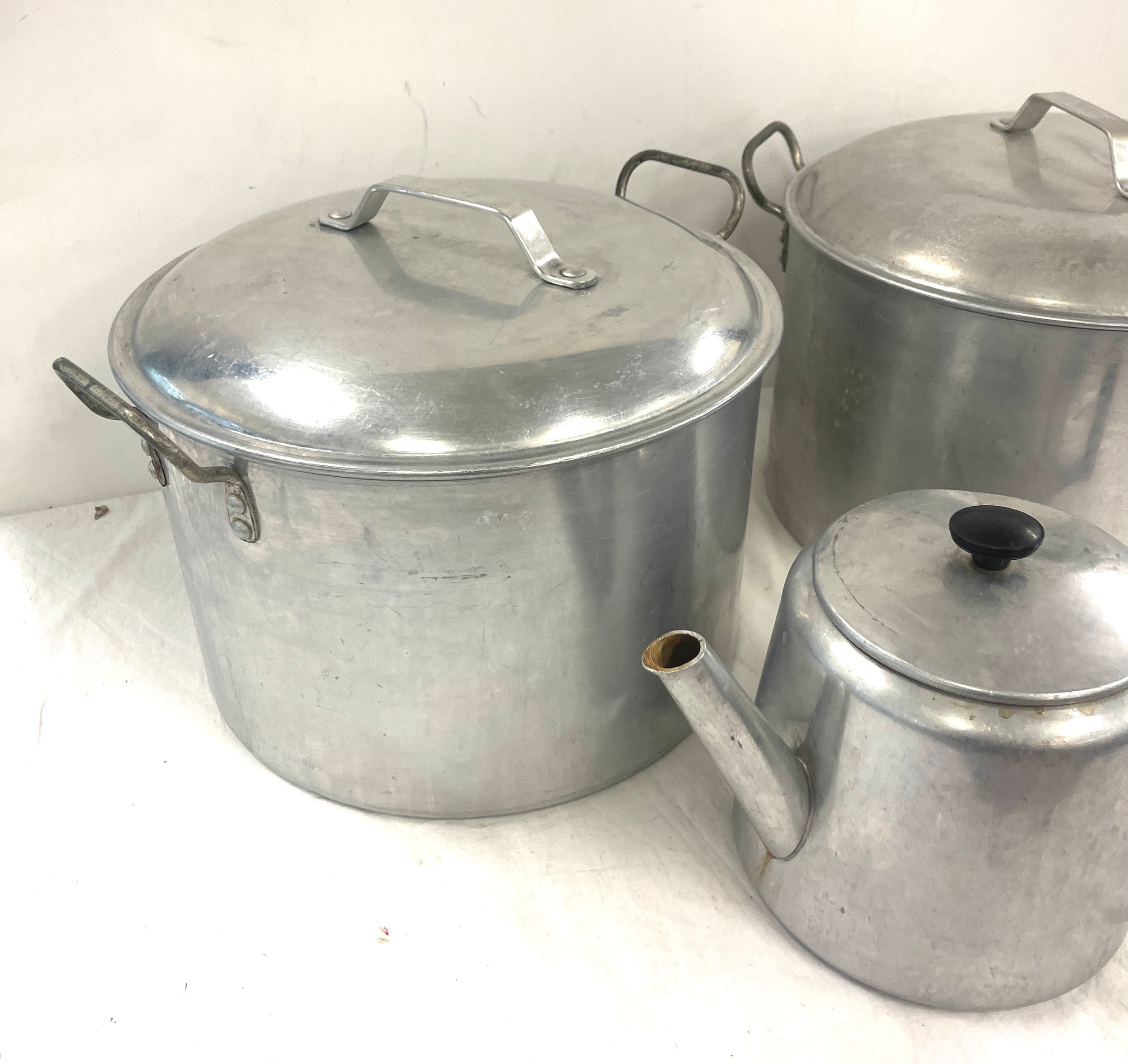 Large stainless steel pans and tea pot, approximate diameter of pans: 12 inches - Image 3 of 5