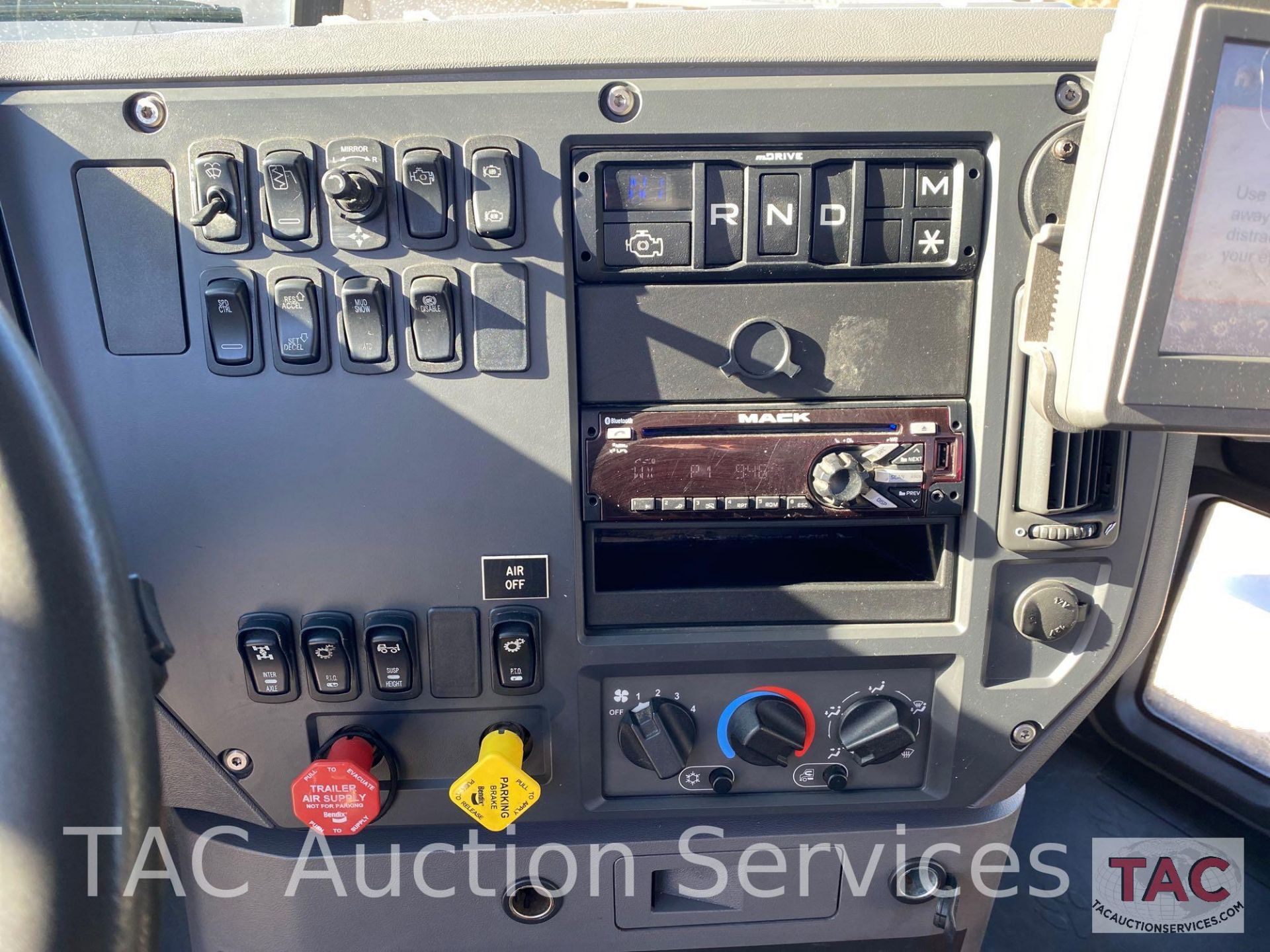 2016 Mack CXU613 - Image 20 of 62