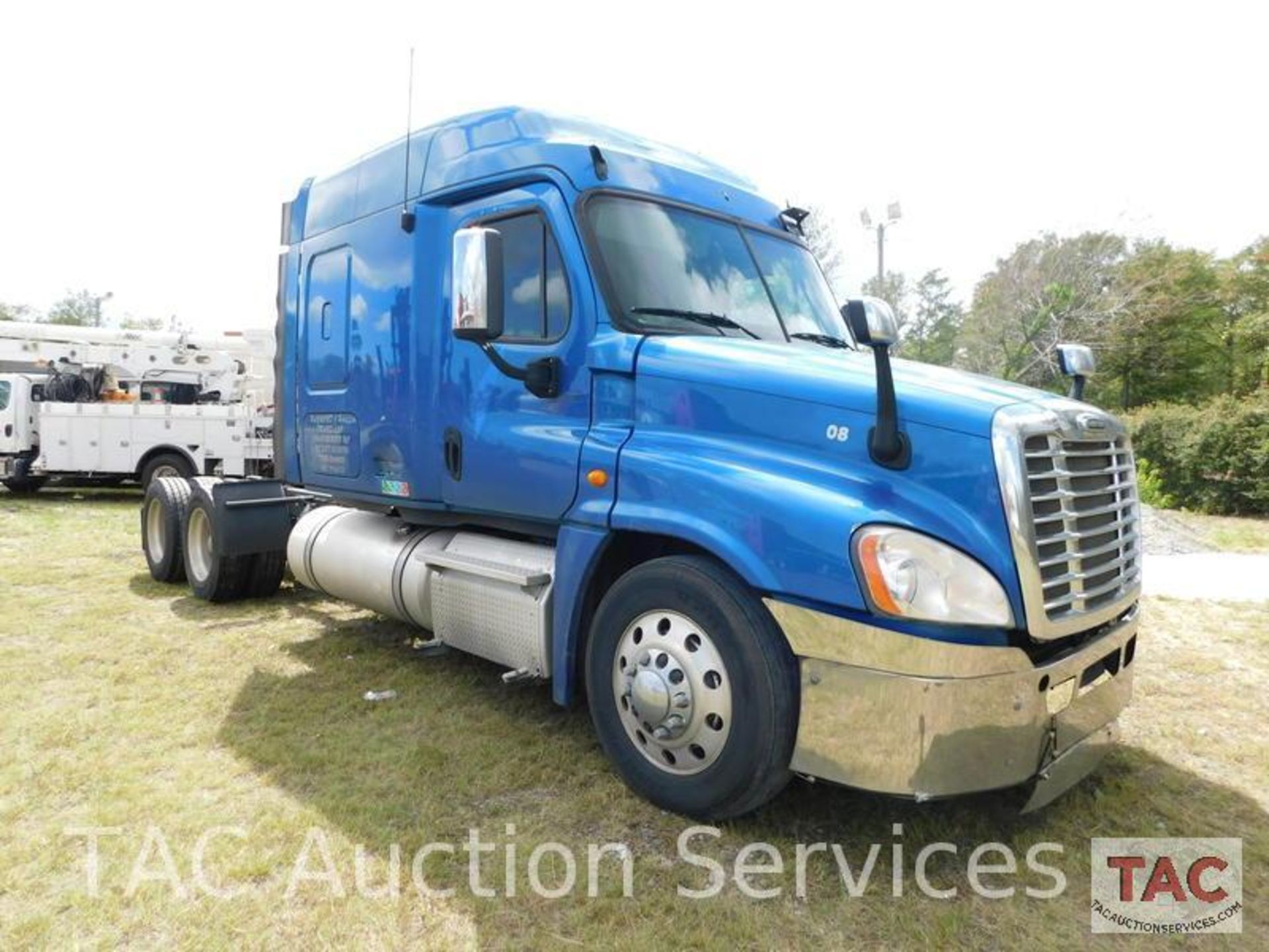 2013 Freightliner Cascadia - Image 3 of 81