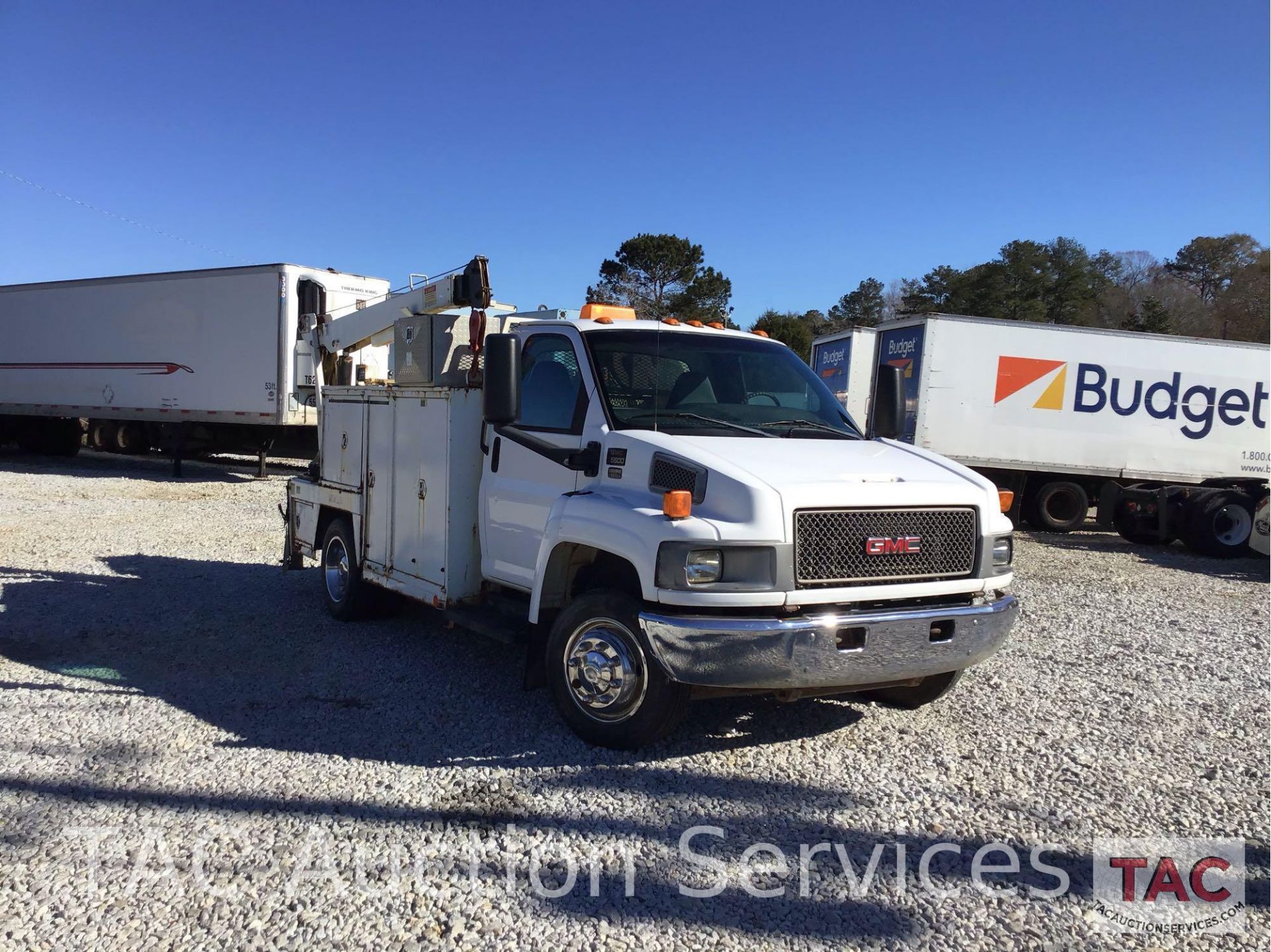 2004 GMC 5500 Service truck - Image 2 of 32