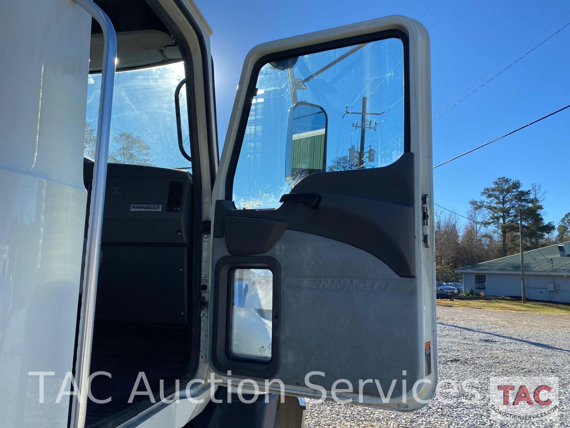 2016 Mack CXU613 - Image 16 of 62