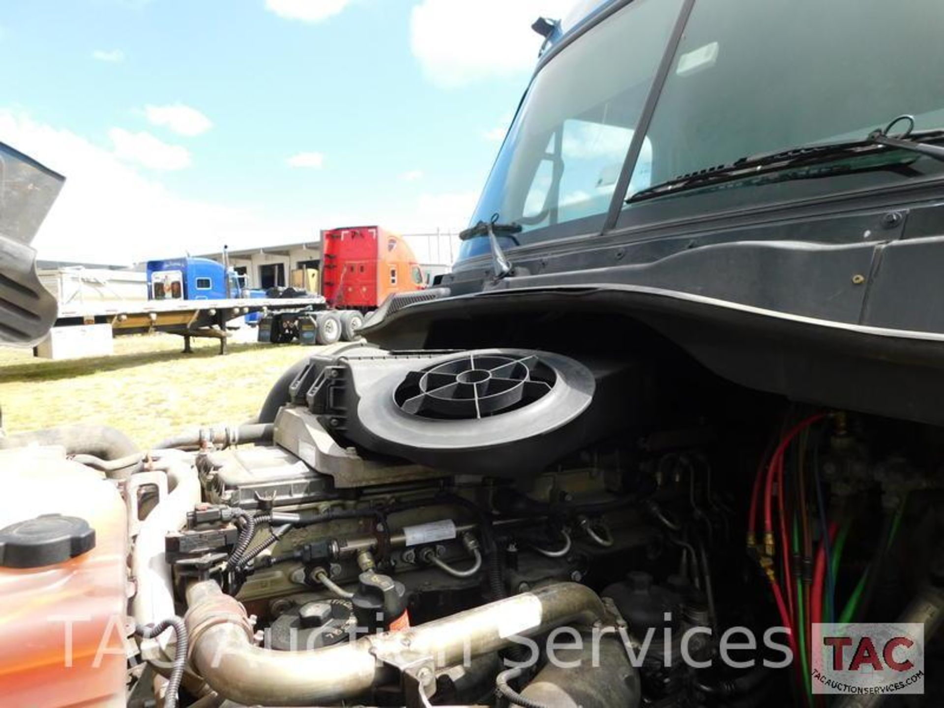 2013 Freightliner Cascadia - Image 44 of 81