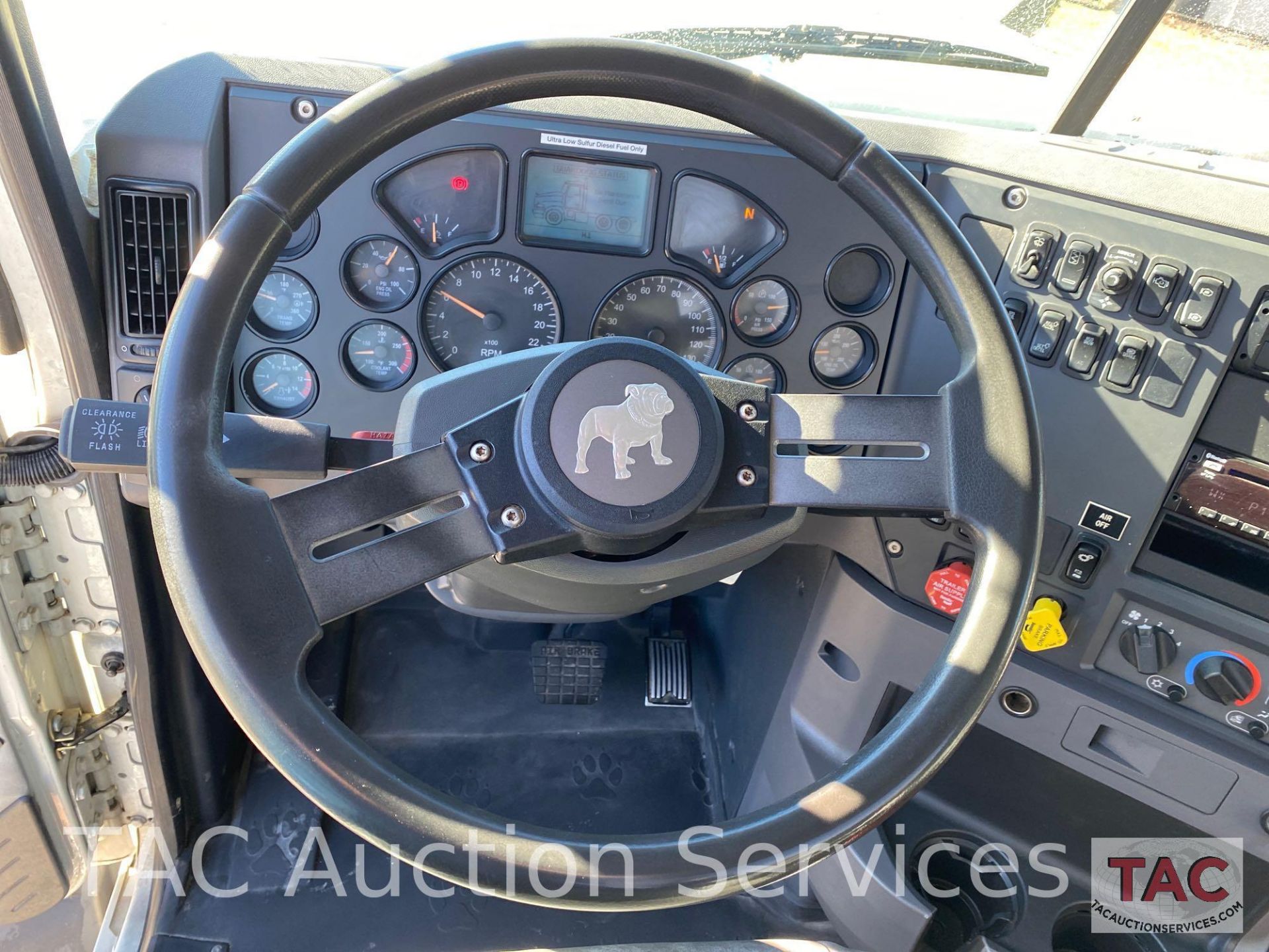 2016 Mack CXU613 - Image 19 of 62