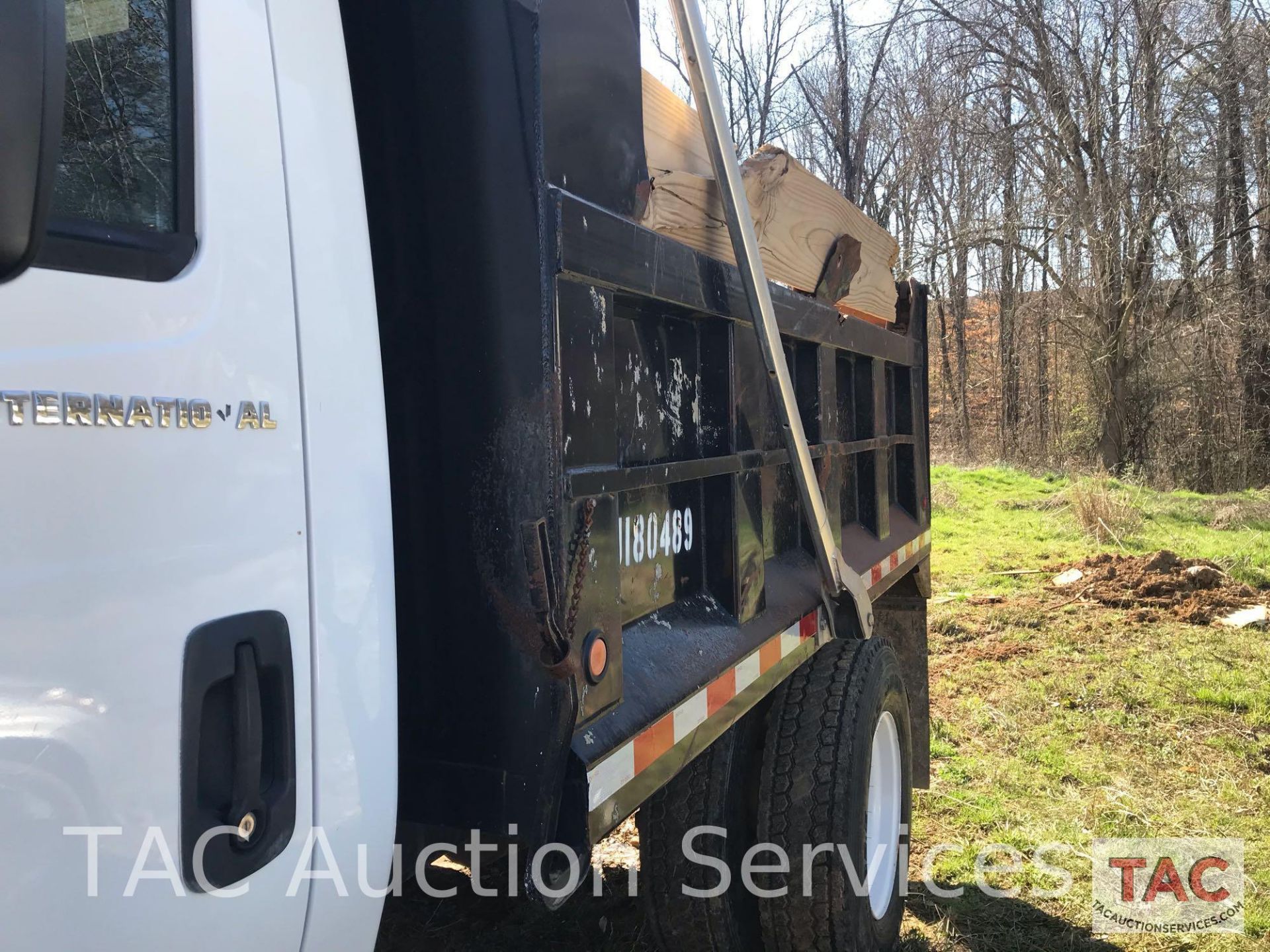 2006 International Durastar DT466 Dump Truck - Image 3 of 34