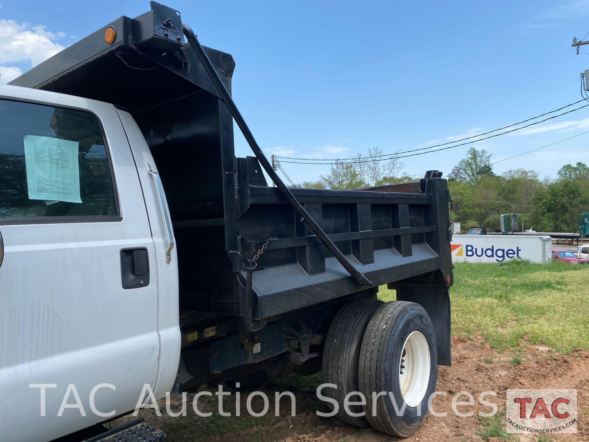 2004 Ford F-650 Dump Truck - Image 7 of 51