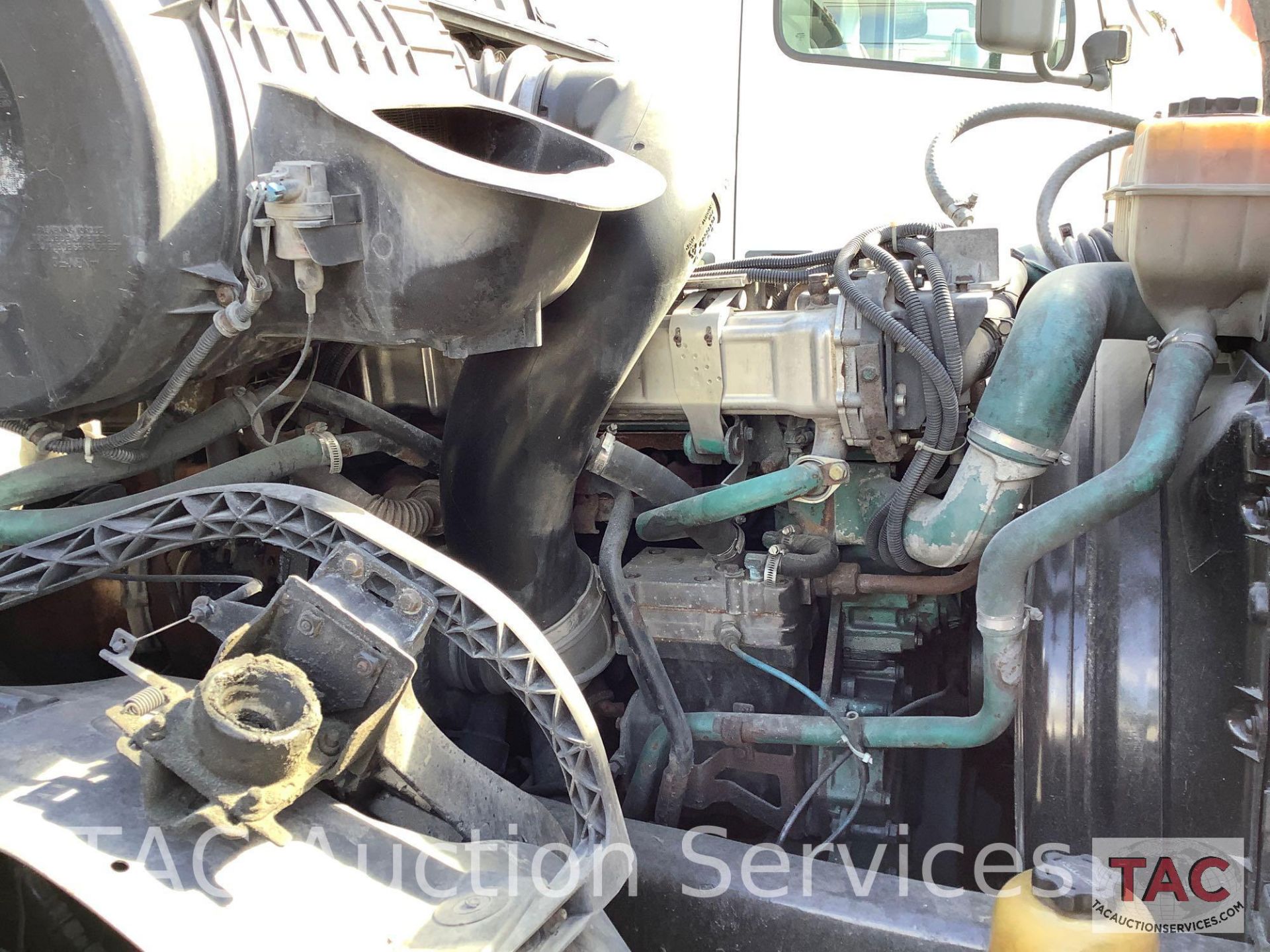 2006 Volvo VNL 670 - Image 40 of 69