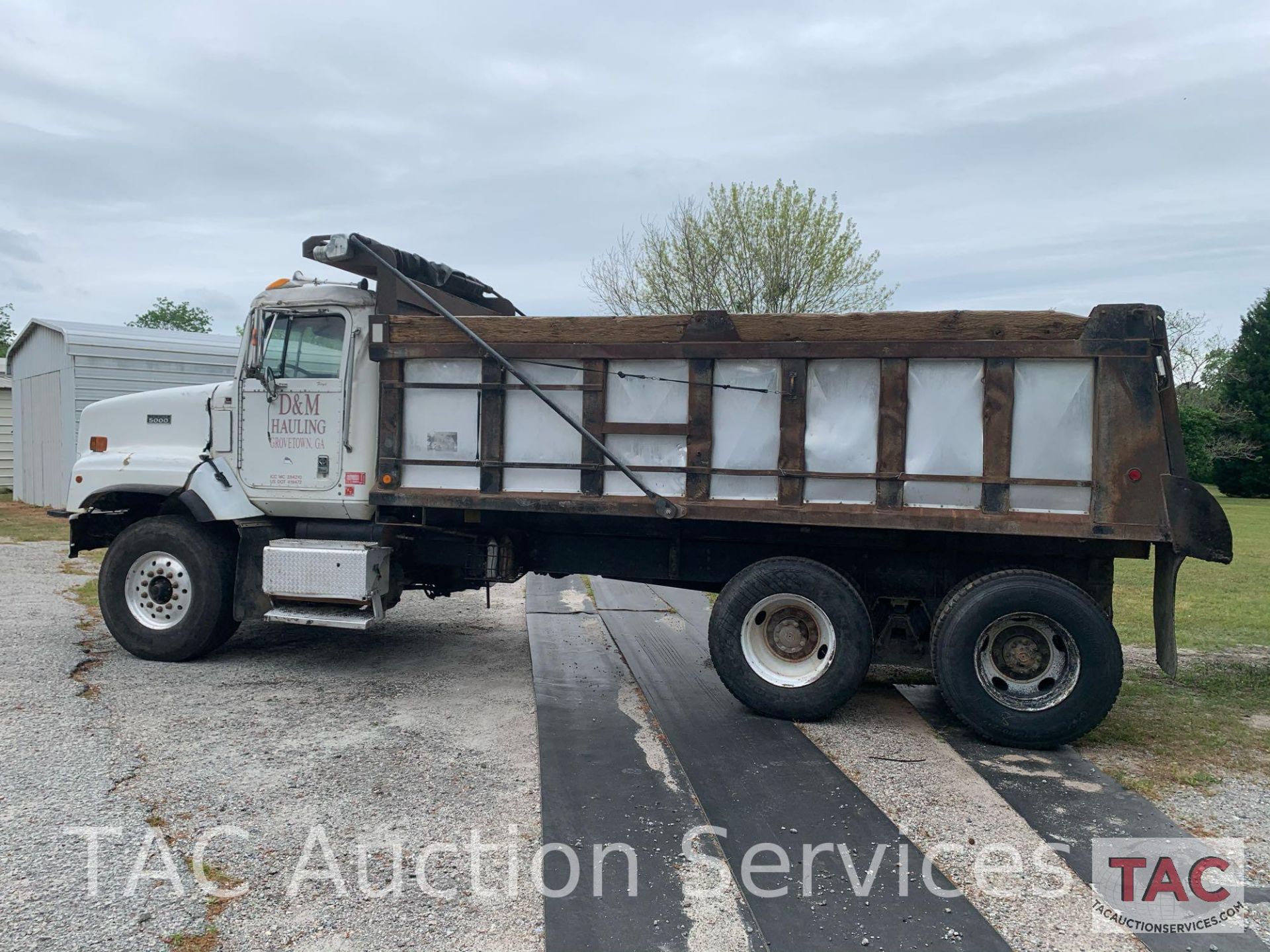 1999 International Paystar 5000 Dump Truck - Image 10 of 70