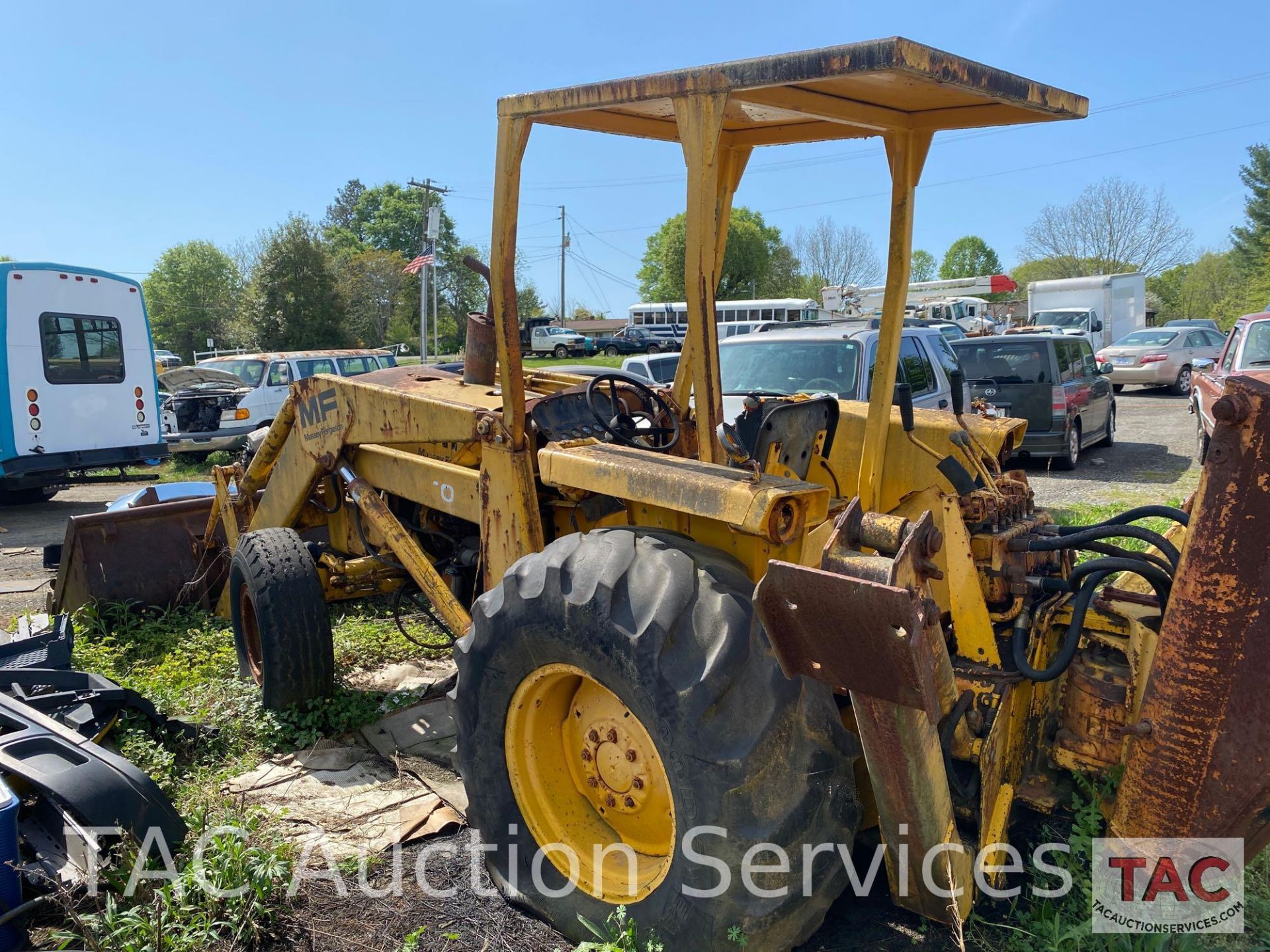 Massey Ferguson 50C Loader Backhoe - Image 2 of 45