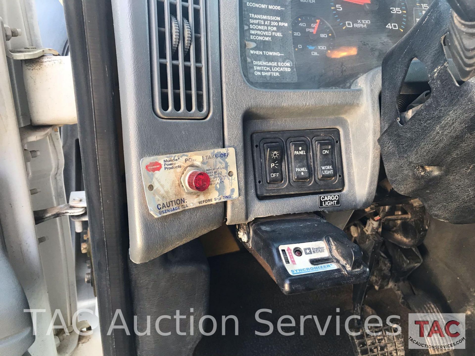 2006 International Durastar DT466 Dump Truck - Image 15 of 34