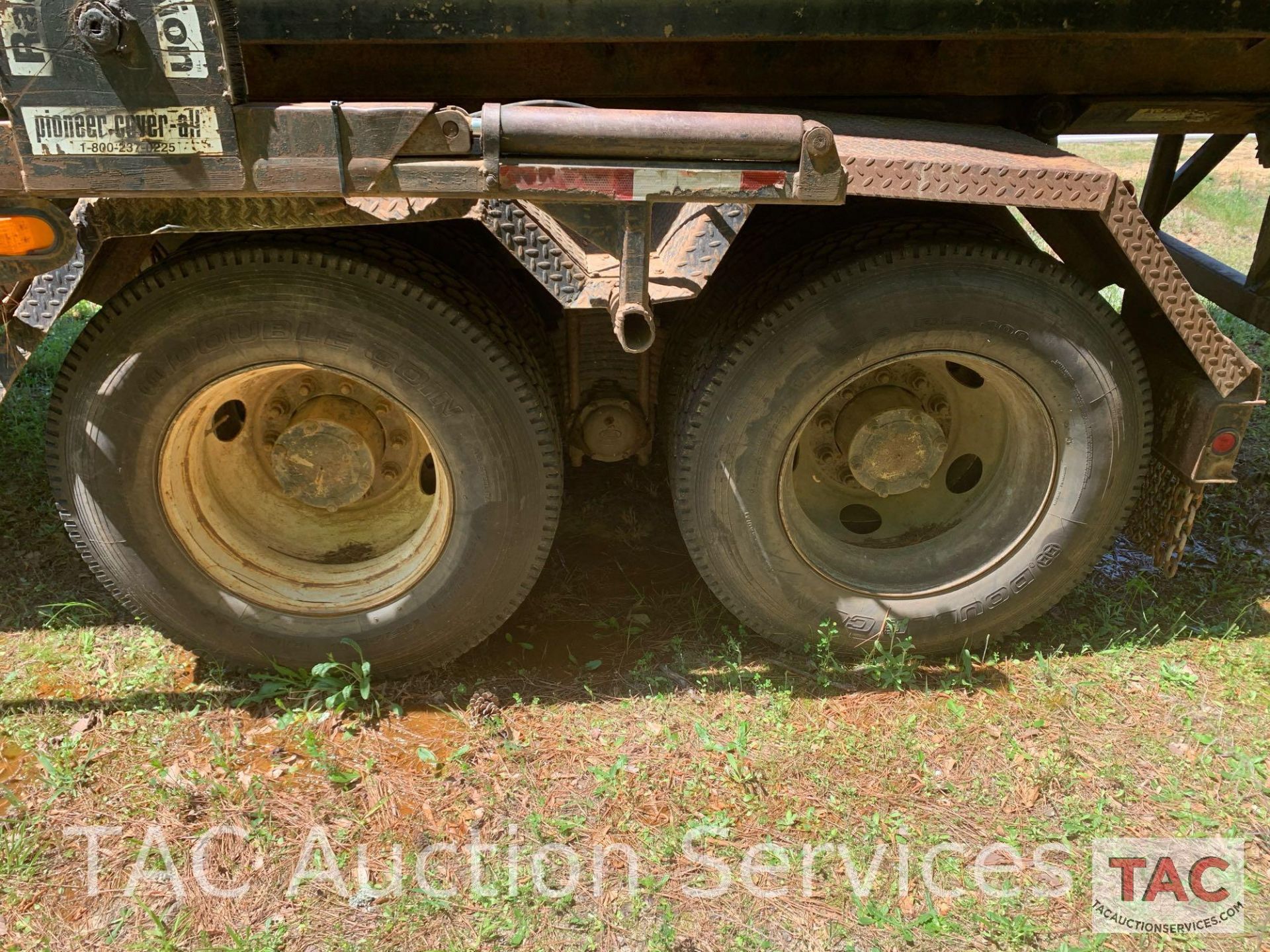 2000 Mack RB688S Roll-Off Truck - Image 67 of 73