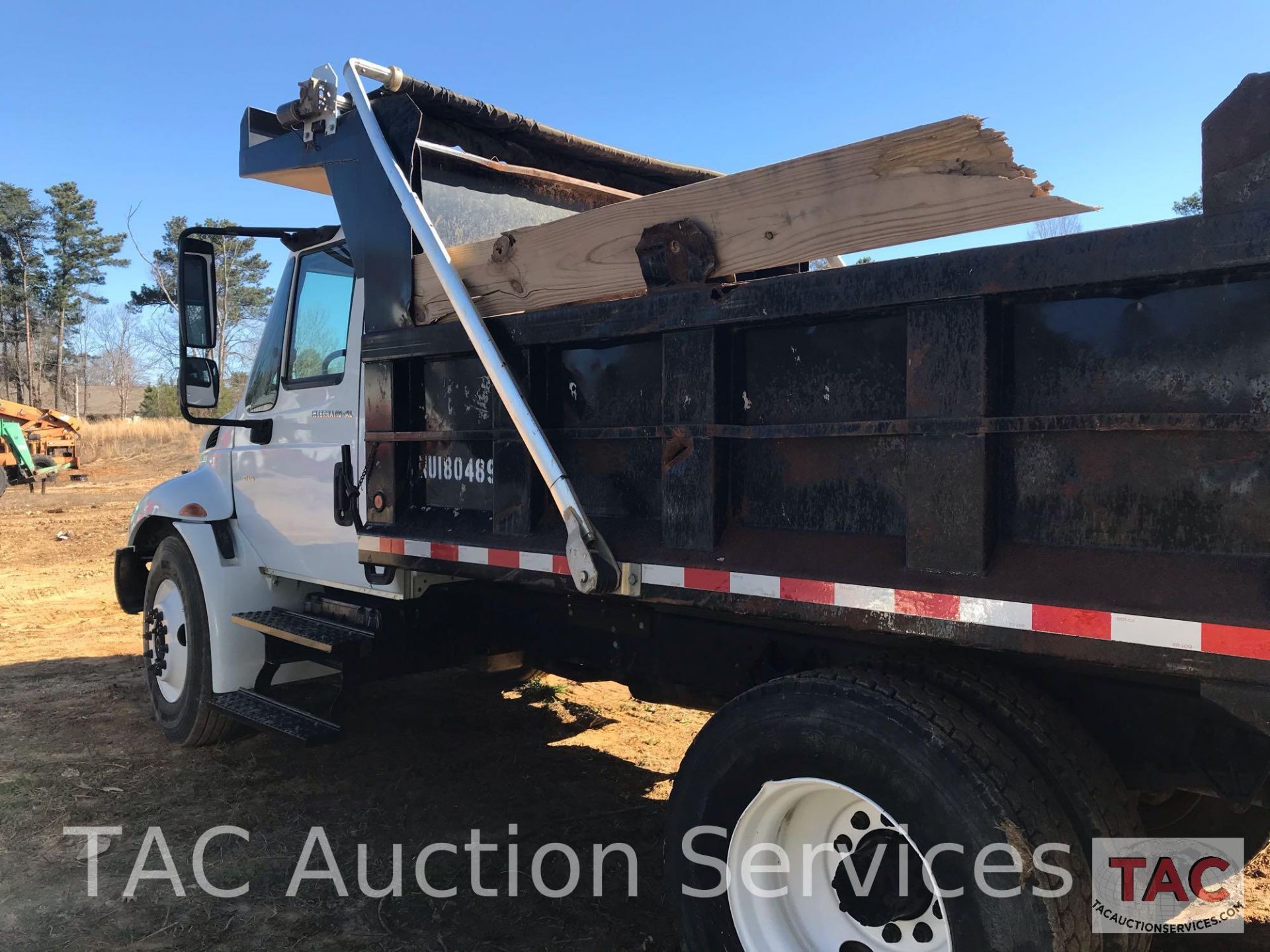 2006 International Durastar DT466 Dump Truck - Image 5 of 34