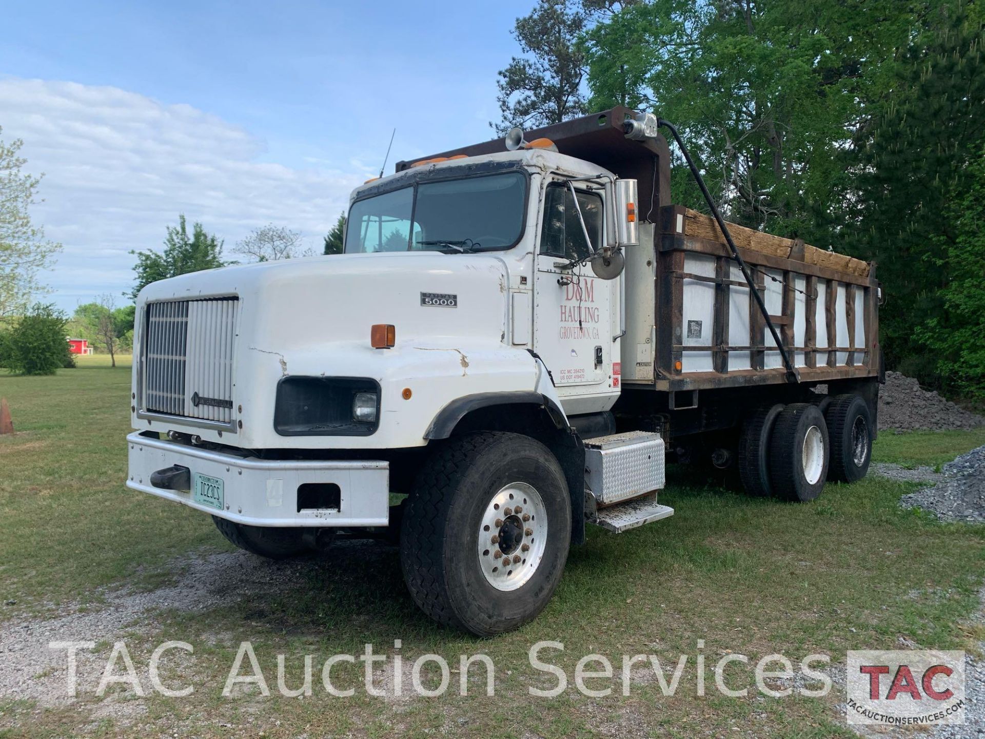 2000 International Paystar 5000 Dump Truck - Image 5 of 68