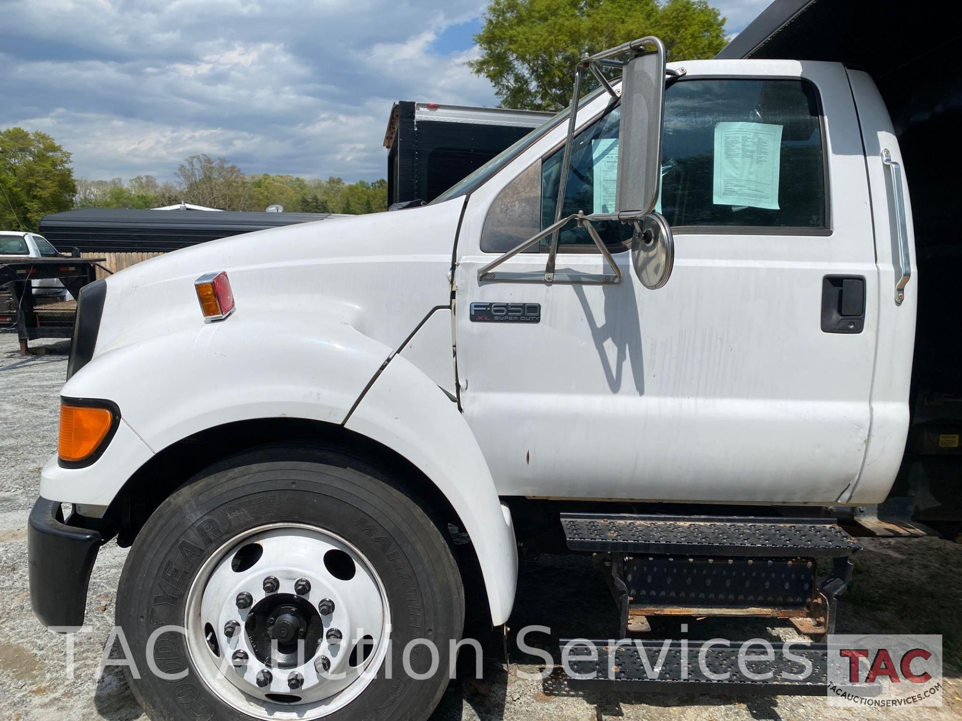 2004 Ford F-650 Dump Truck - Image 6 of 51