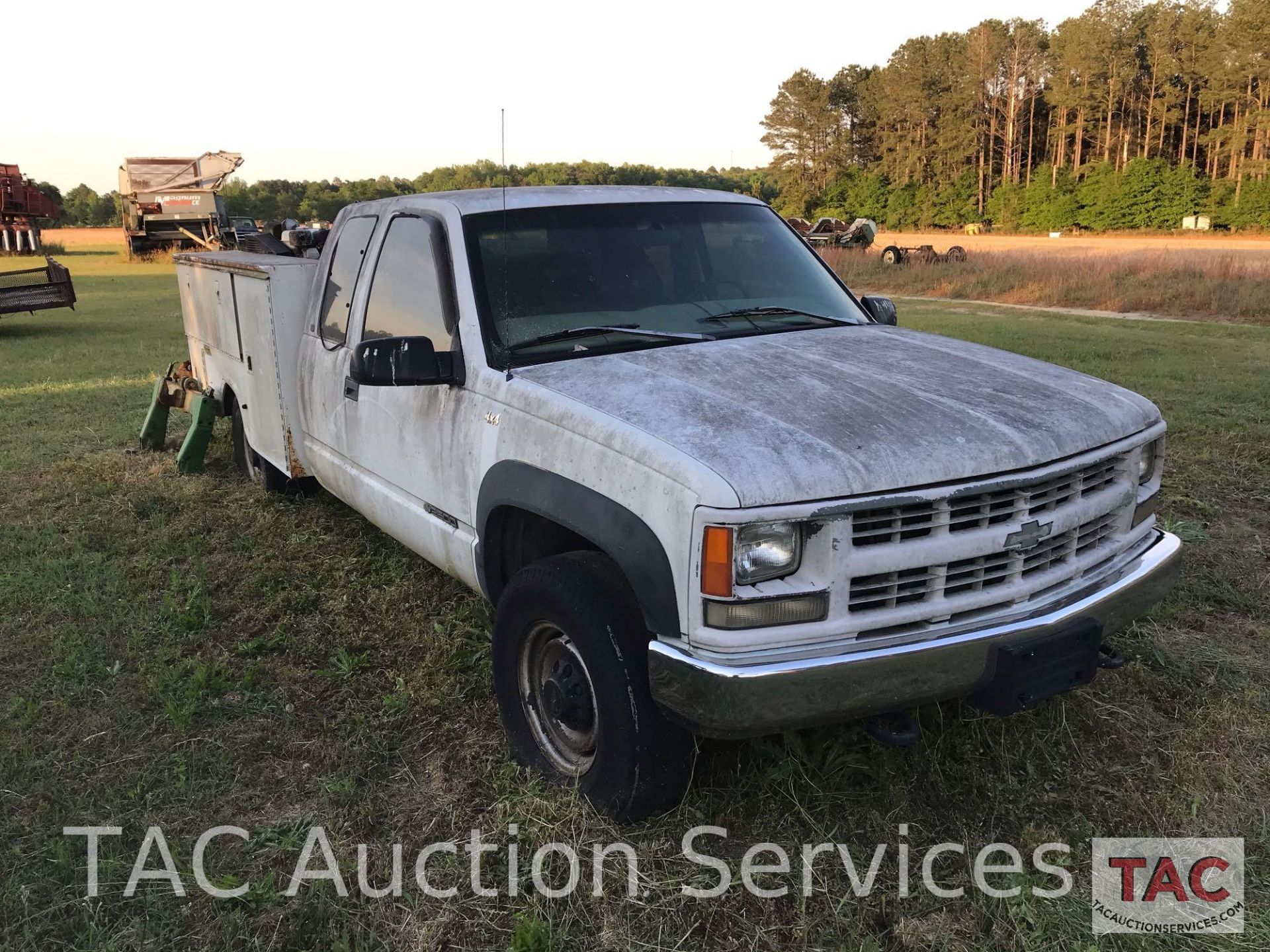 1998 Chevrolet 2500 Service Truck - Image 2 of 18