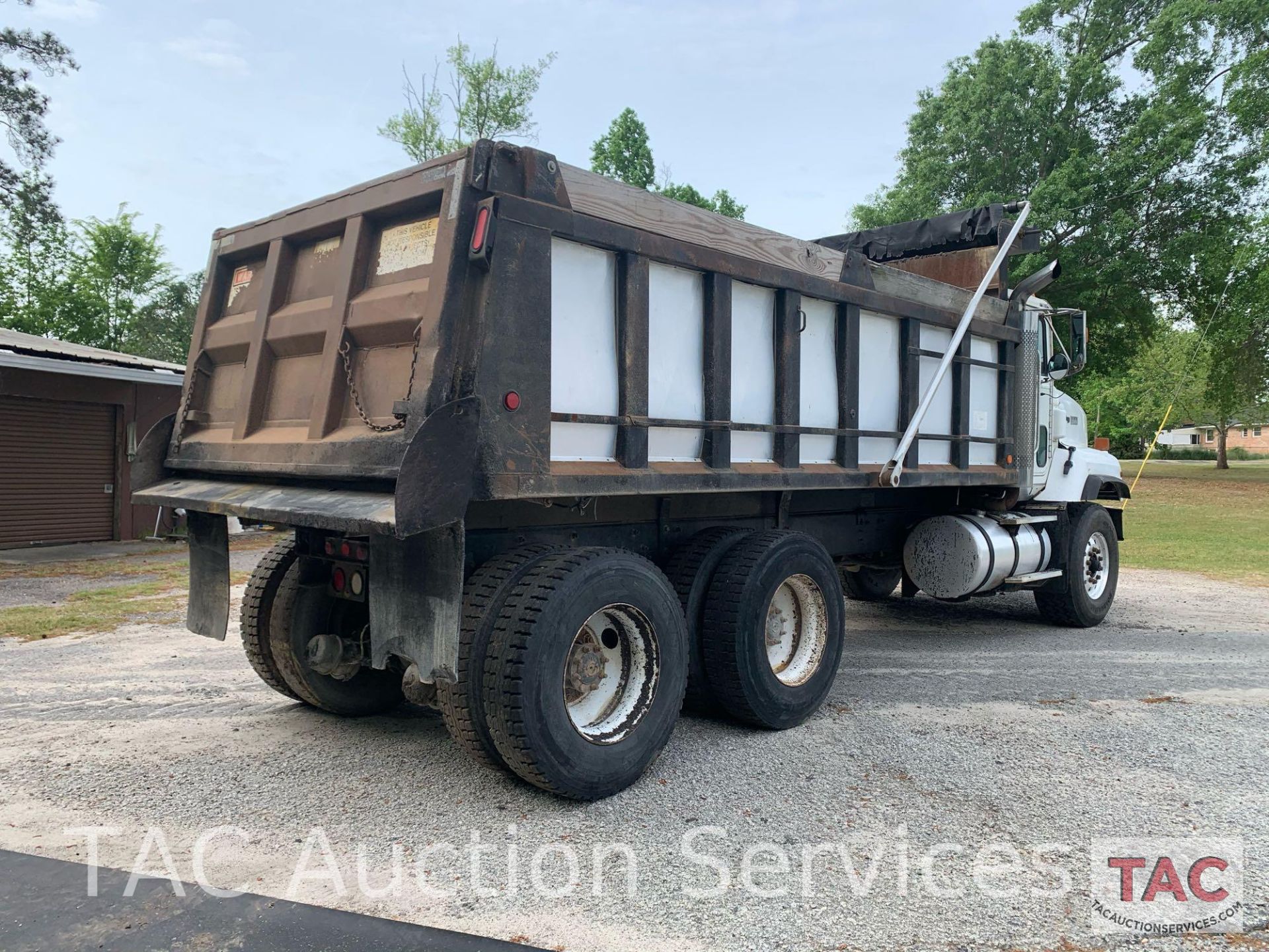 2000 International Paystar 5000 Dump Truck - Image 10 of 68