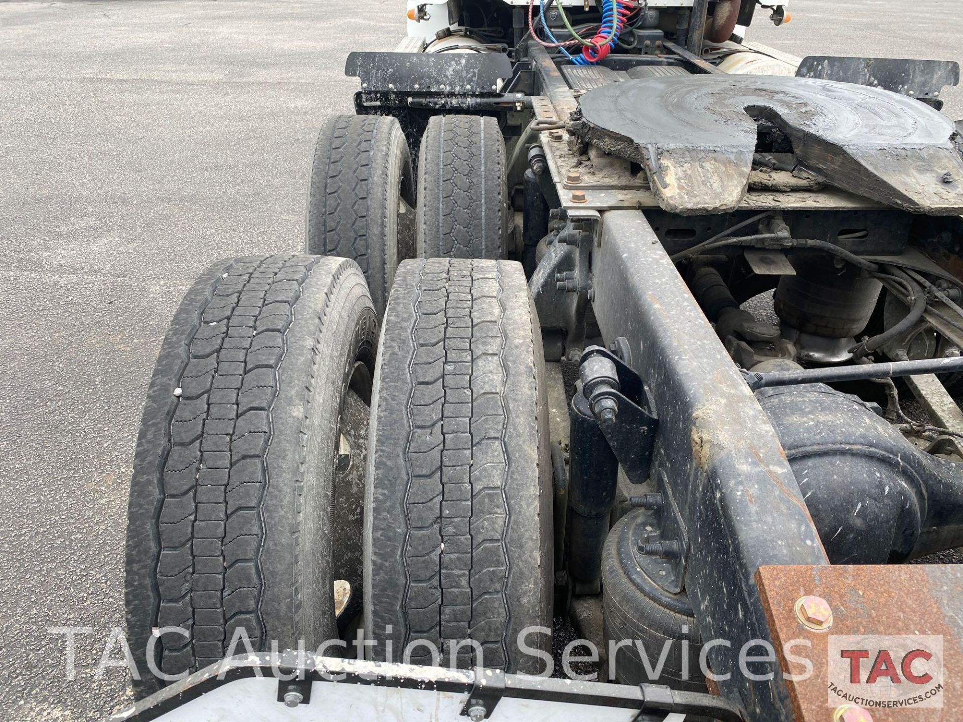 2007 Freightliner Columbia - Image 38 of 44