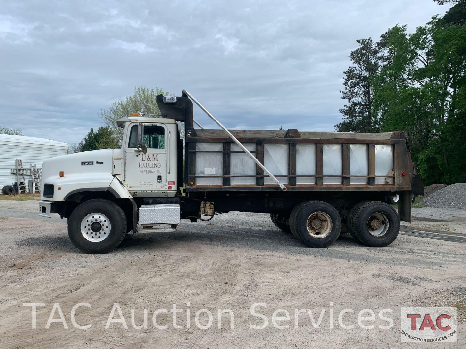 2000 International Paystar 5000 Dump Truck - Image 7 of 68