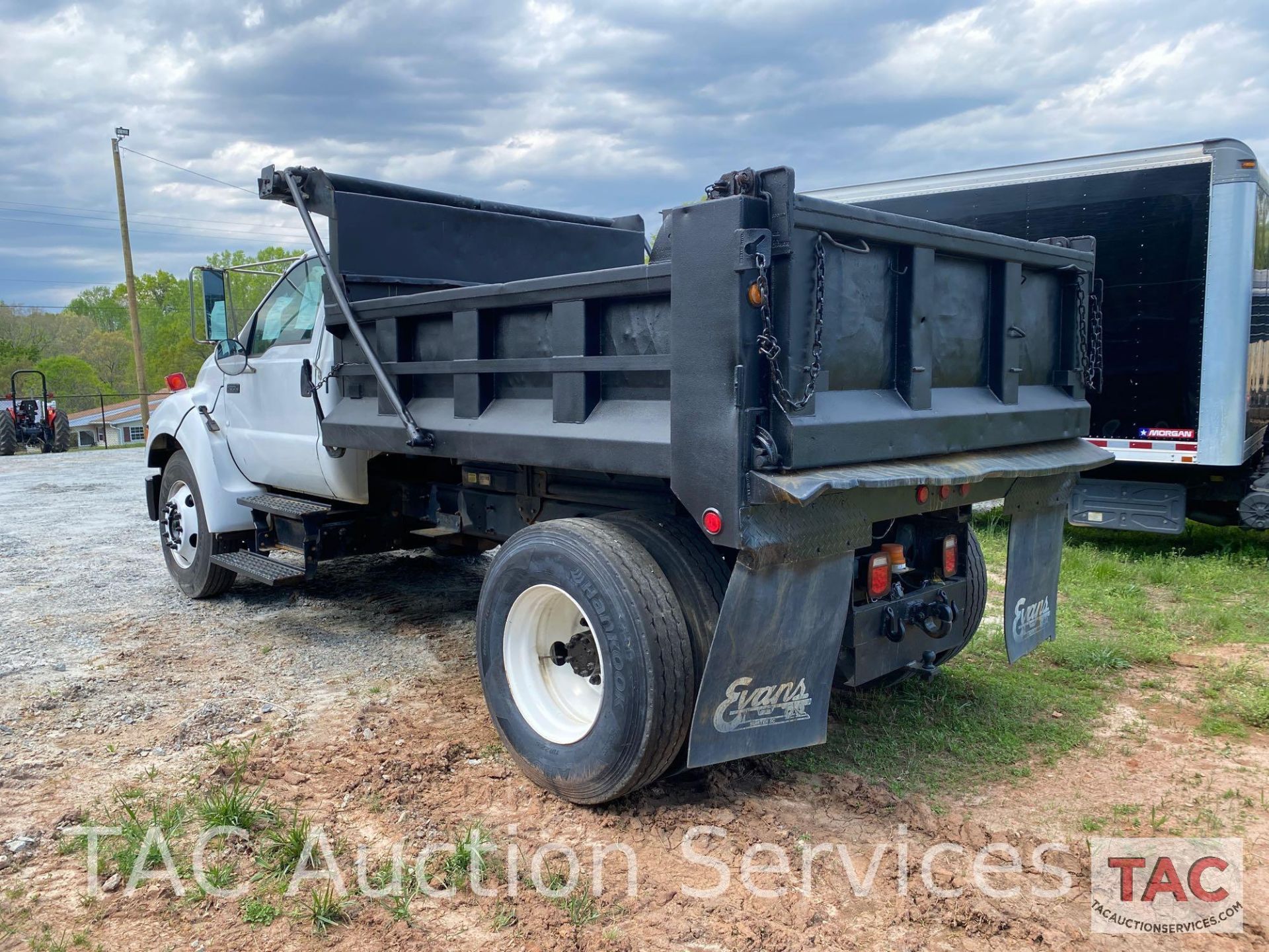 2004 Ford F-650 Dump Truck - Image 11 of 51