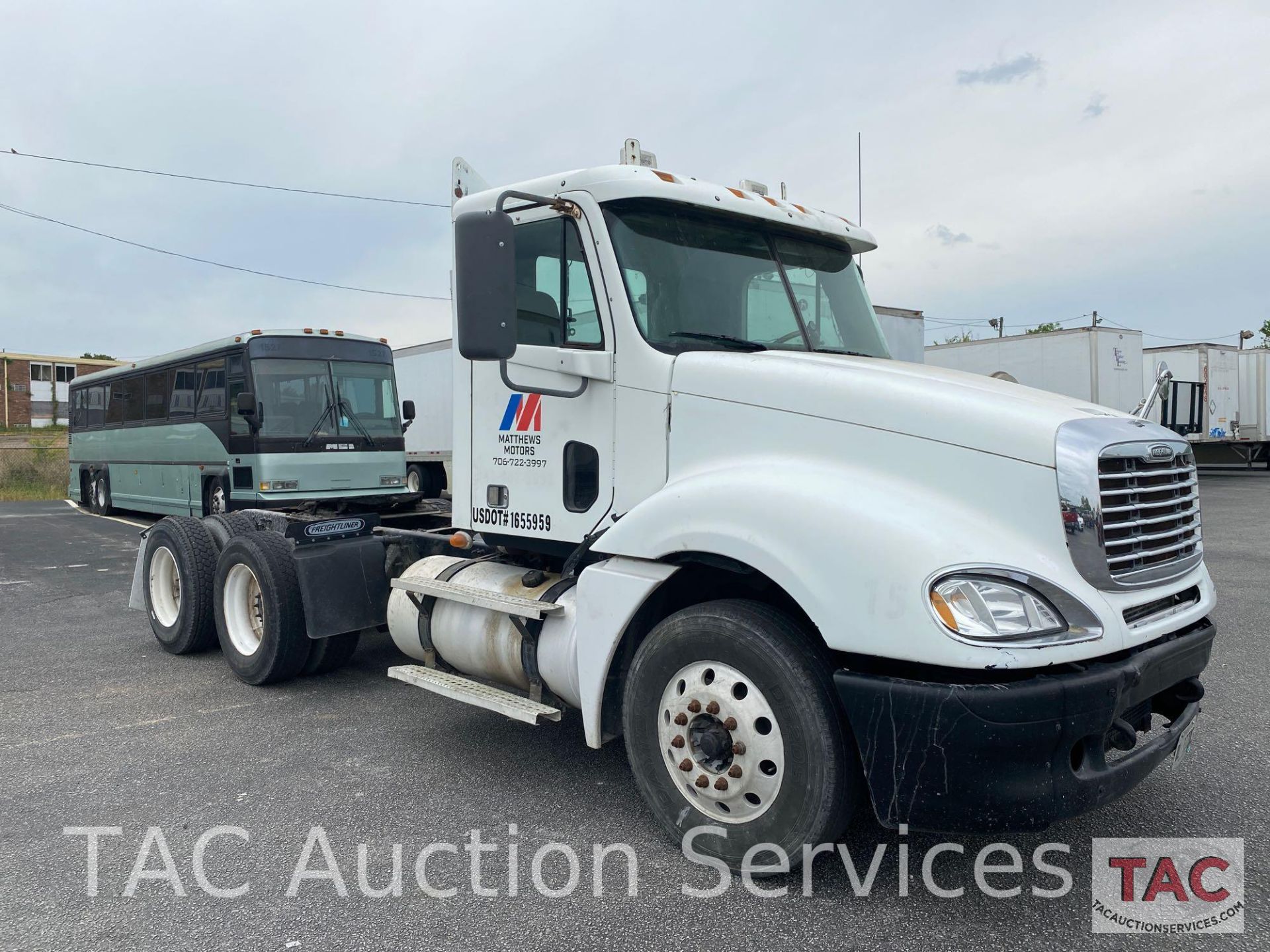 2007 Freightliner Columbia - Image 3 of 44