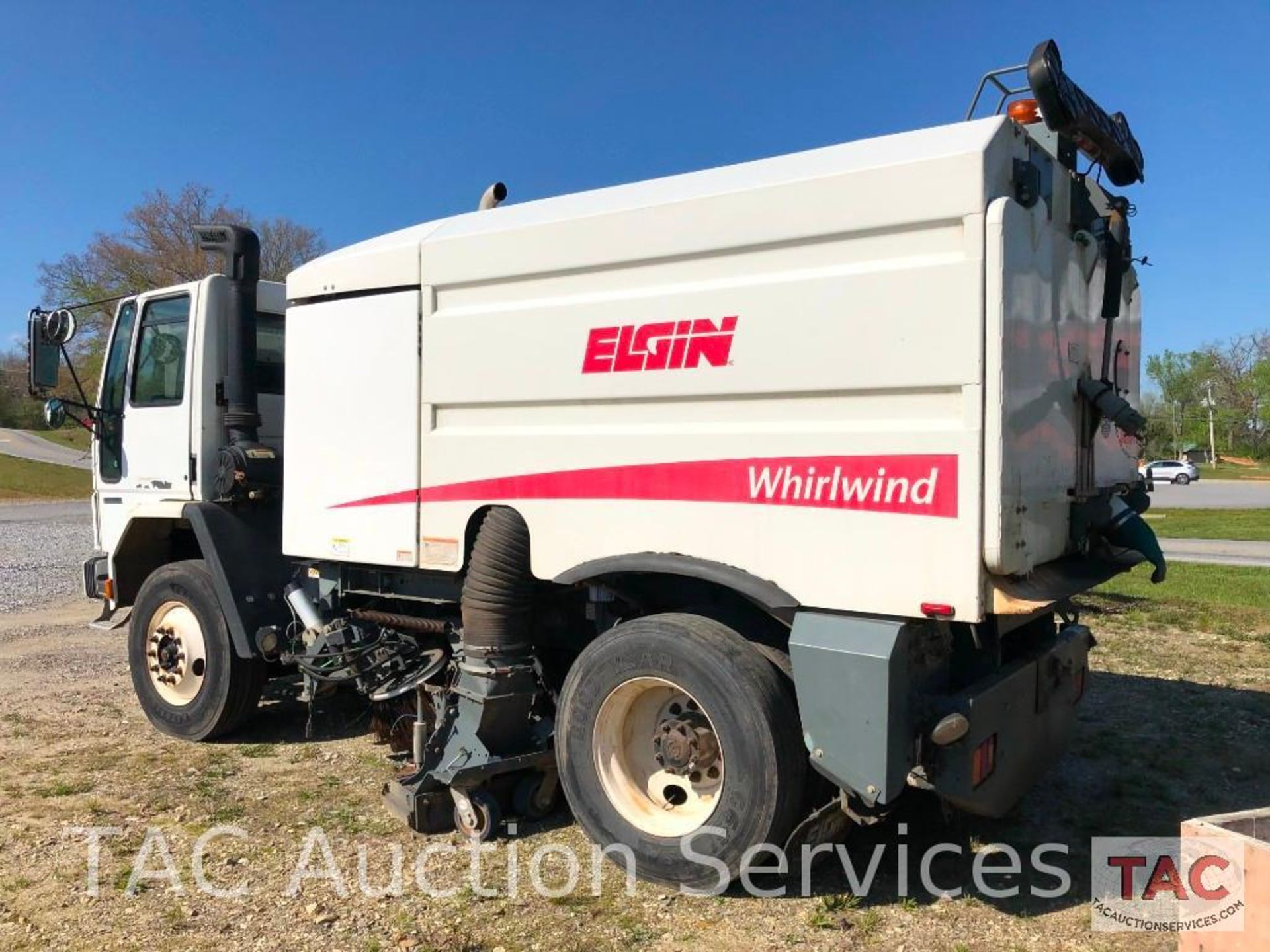 2007 Elgin Sterling SC8000 Sweeper Truck - Image 2 of 11