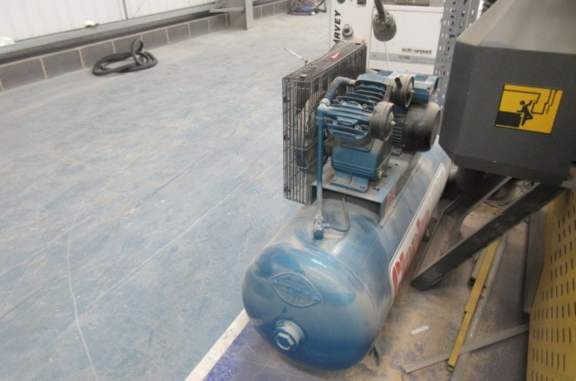 Clarke air compressor - Image 2 of 3