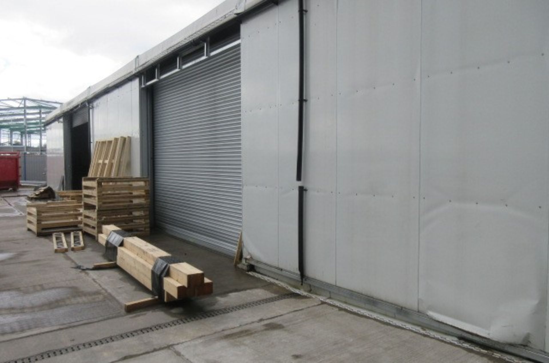 Alloy portal frame temporary building - Image 3 of 11
