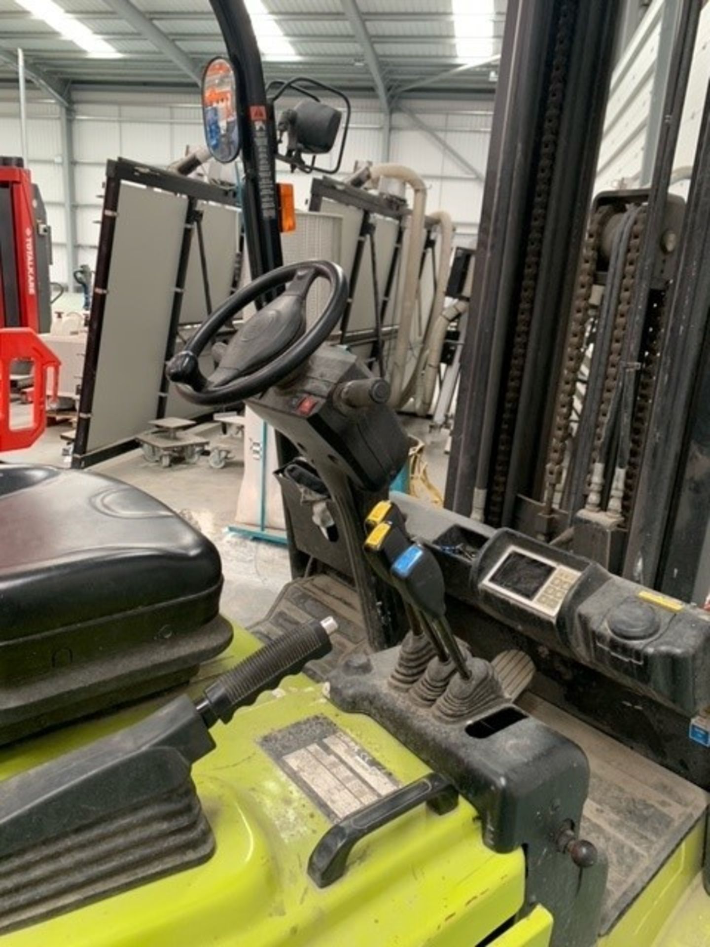 Clark GEX30S 3,000kg Battery Forklift Truck (2018) - Image 3 of 7