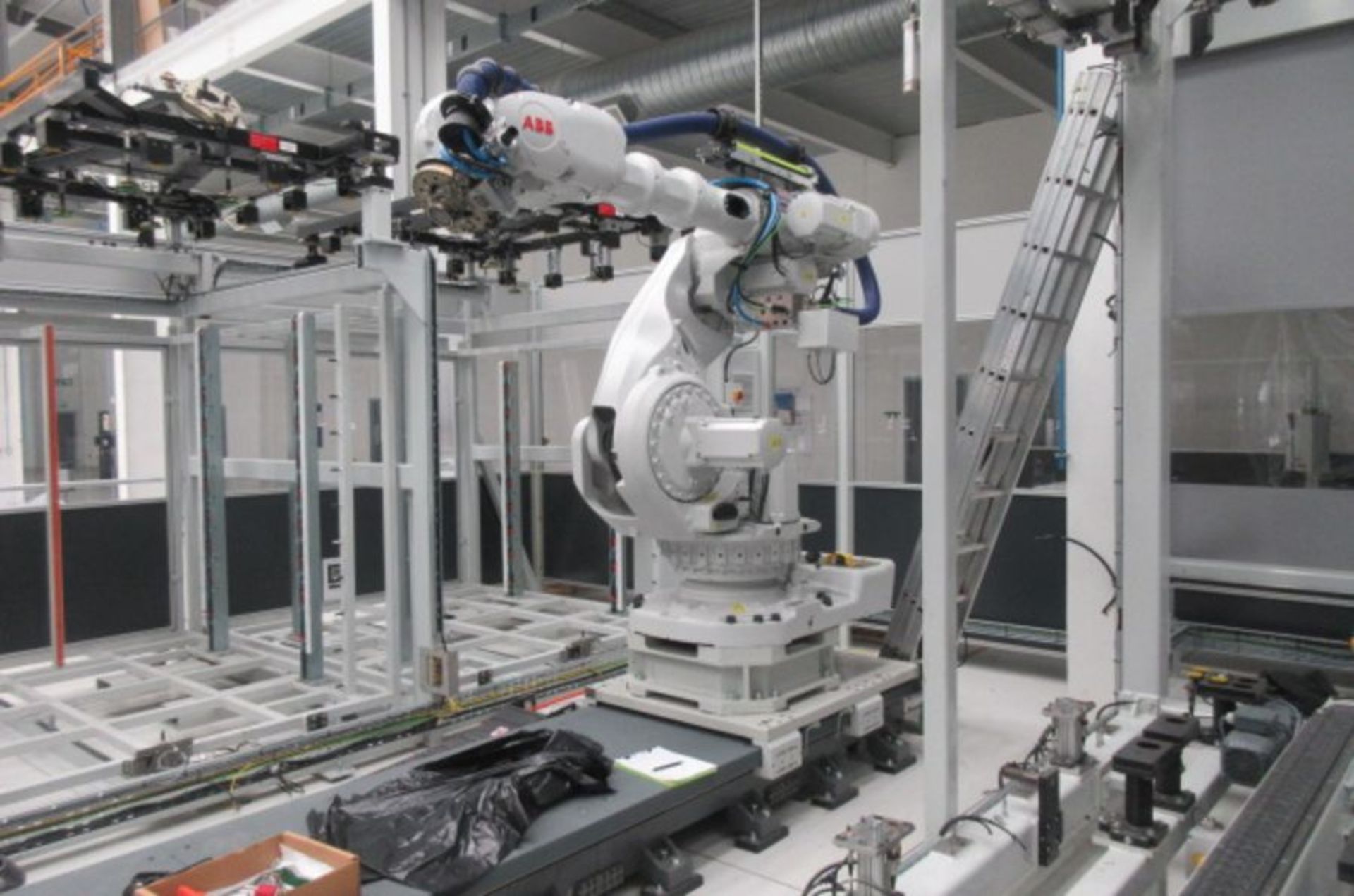 ABB IRB7600-104982 325KG payload 6 axis robot arm (2019) - Image 3 of 6