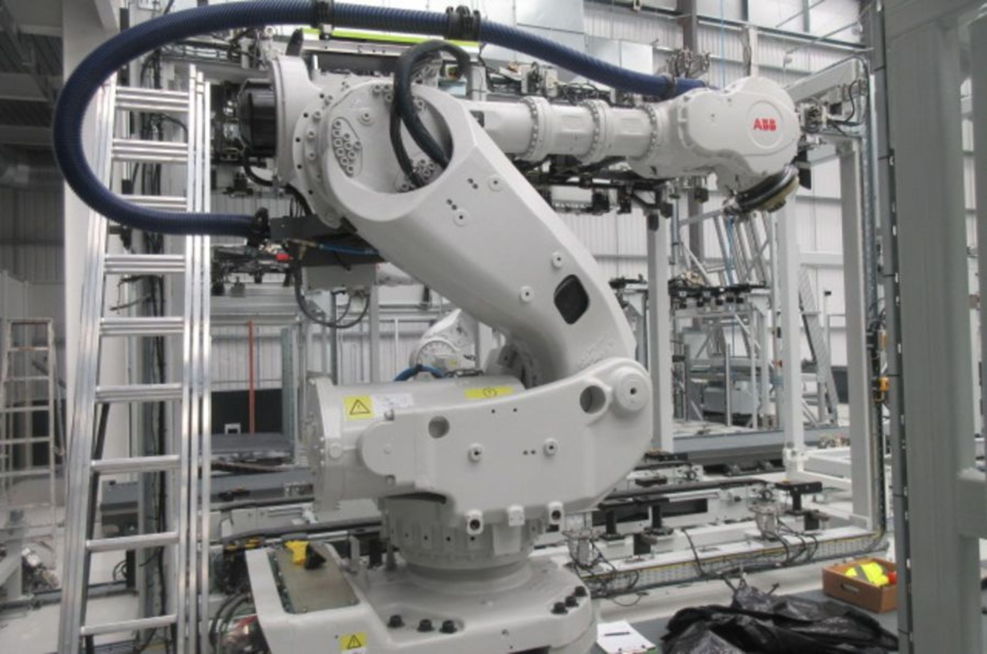 ABB IRB7600-104982 325KG payload 6 axis robot arm (2019) - Image 4 of 6