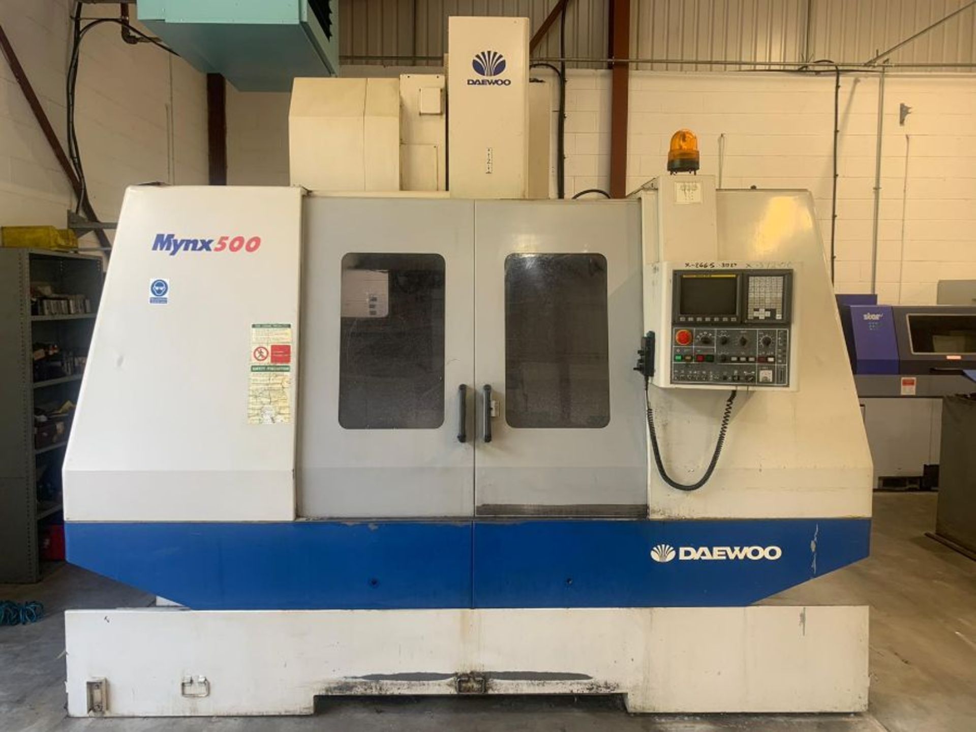 Daewoo Mynx-500 CNC machining centre (2000)