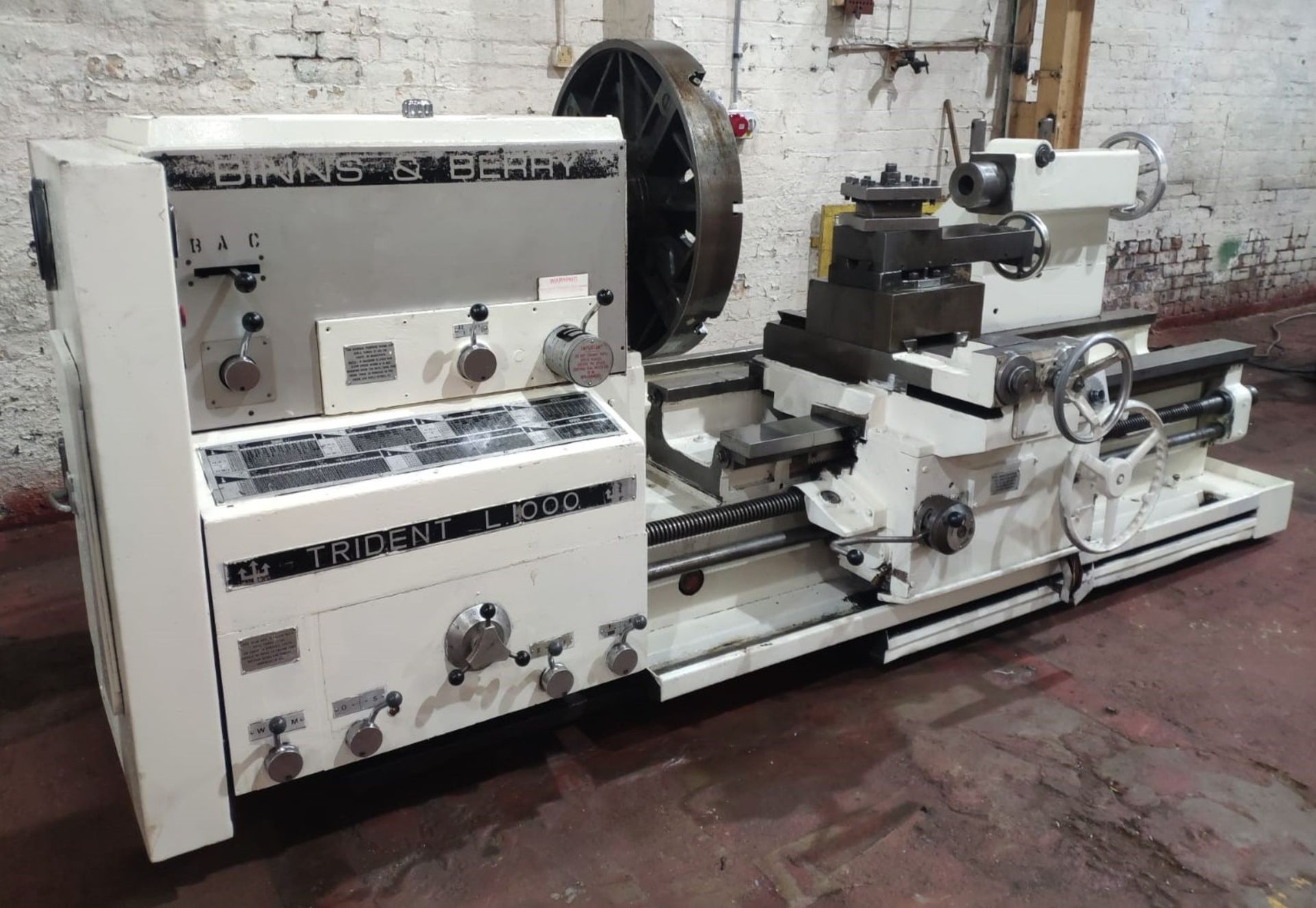 Binns and Berry Trident L1000 Gap Bed Lathe - Image 2 of 11