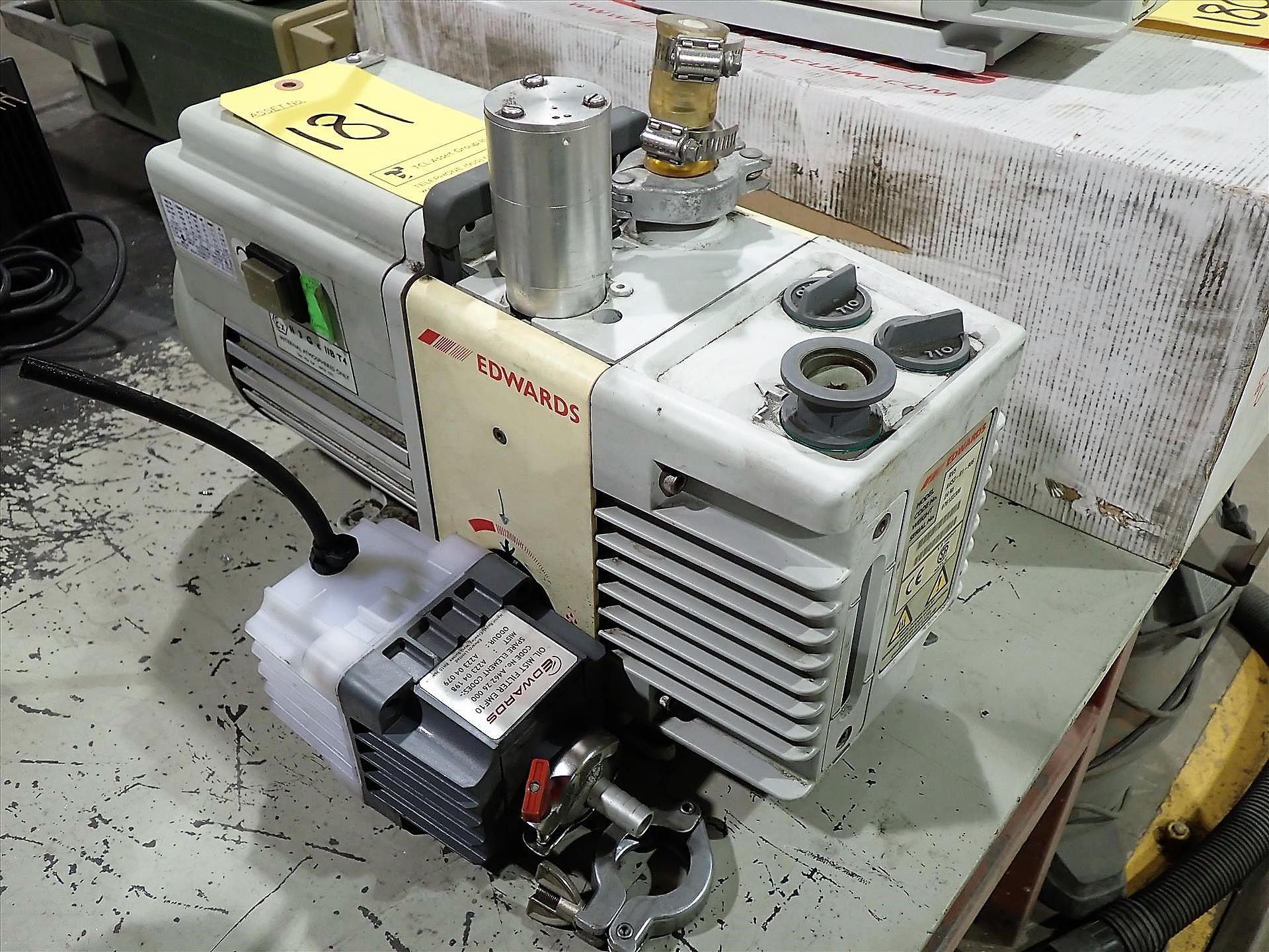 Edwards vacuum pump, mod. RV5, ser. no. 076122308