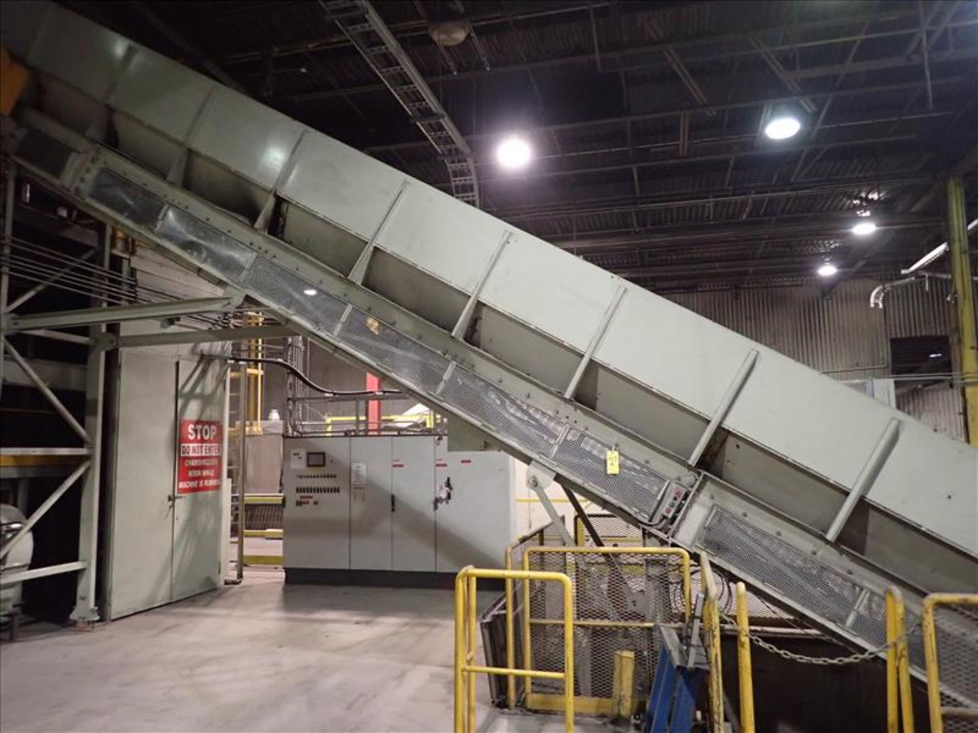 Infeed conveyor, approx. 42" x 56', fluted belt, power (Subject to confirmation. The winner will