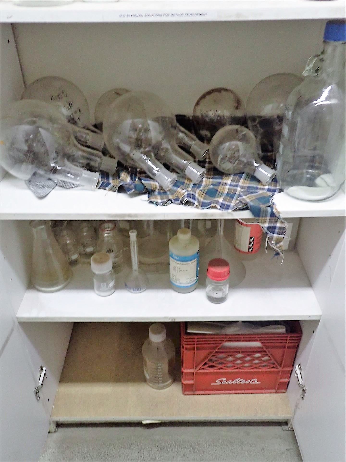 large qty. of misc. glass labware and consumables throughout lab - Image 3 of 10