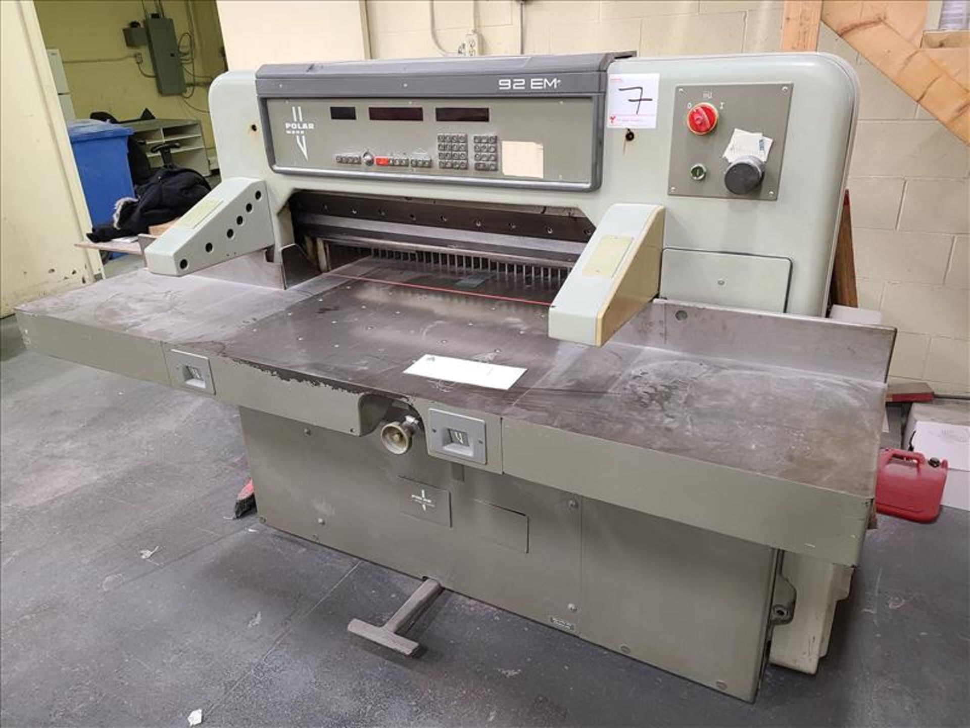 Polar Mohr Guillotine, model 92EM, S/N. 5611525, w/ 3' infeed, 220V, 19.5 amps, 3 Phase