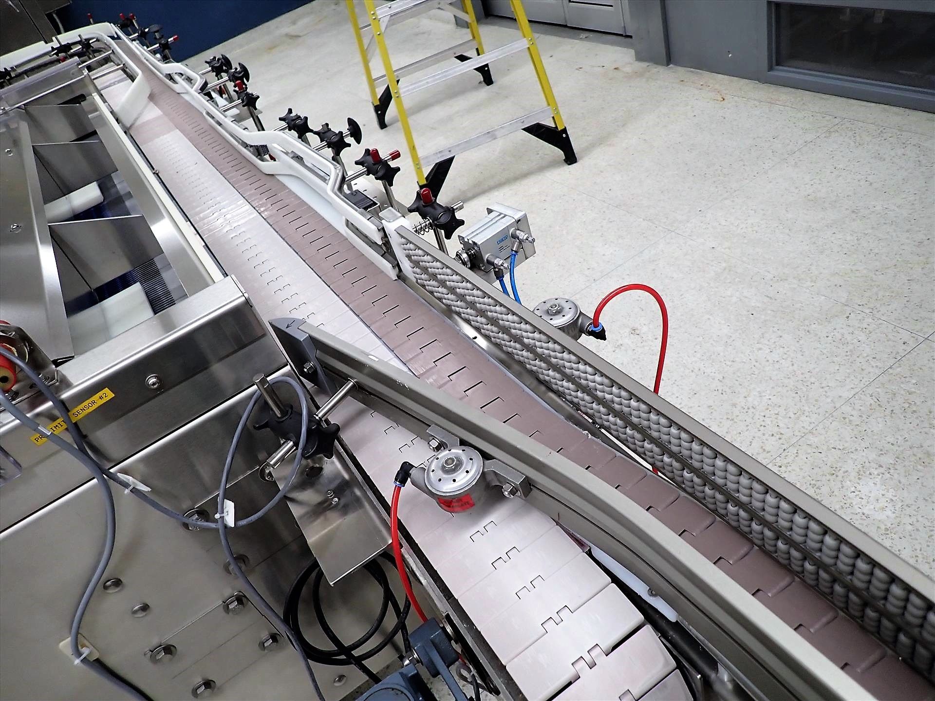 slat-top chain conveyor, s/s, approx. 3" x 80', (5) 90 deg., power, VSD w/ 4.5 x 11' additional - Image 4 of 6