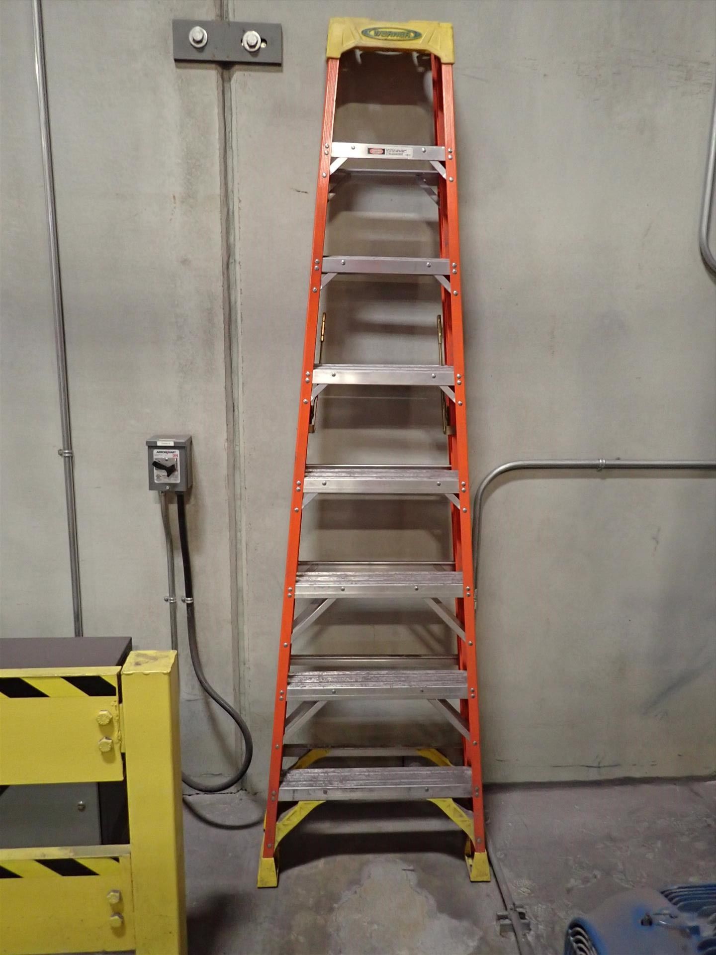 Werner fiber step ladder 8'