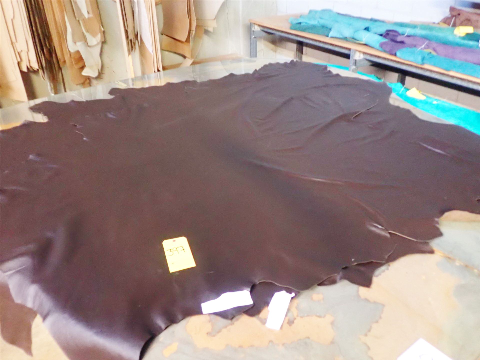 Leather, Blackstock B/Derby, full hide, 50 sq ft and partial hide, approx. 40 sq ft, 1.0 mm - Image 2 of 3