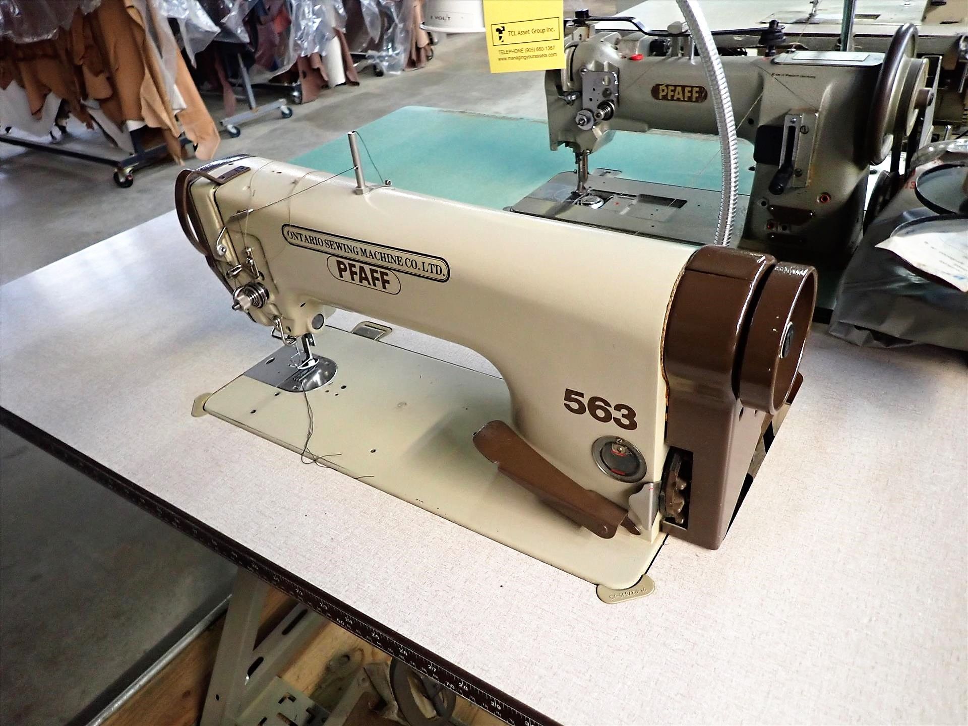 Pfaff '563' industrial sewing machine, mod. 901-0563-003/005, S/N 1520646, 10 in. throat, 1/2 hp c/w - Image 2 of 6