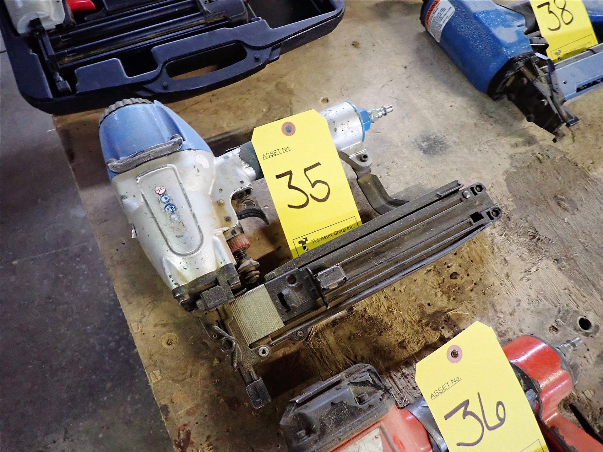 Fasco pneumatic stapler