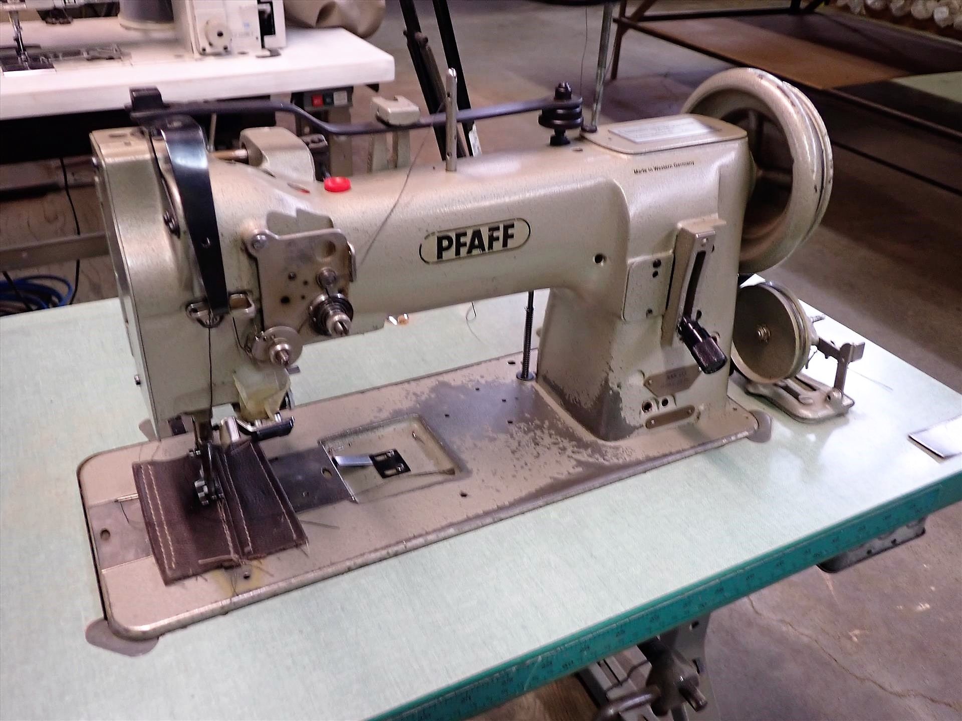 Pfaff industrial sewing machine, mod. 545-H3-6/01-CLMN, S/N 572351, 10 in. throat, 1/2 hp c/w 20 in.