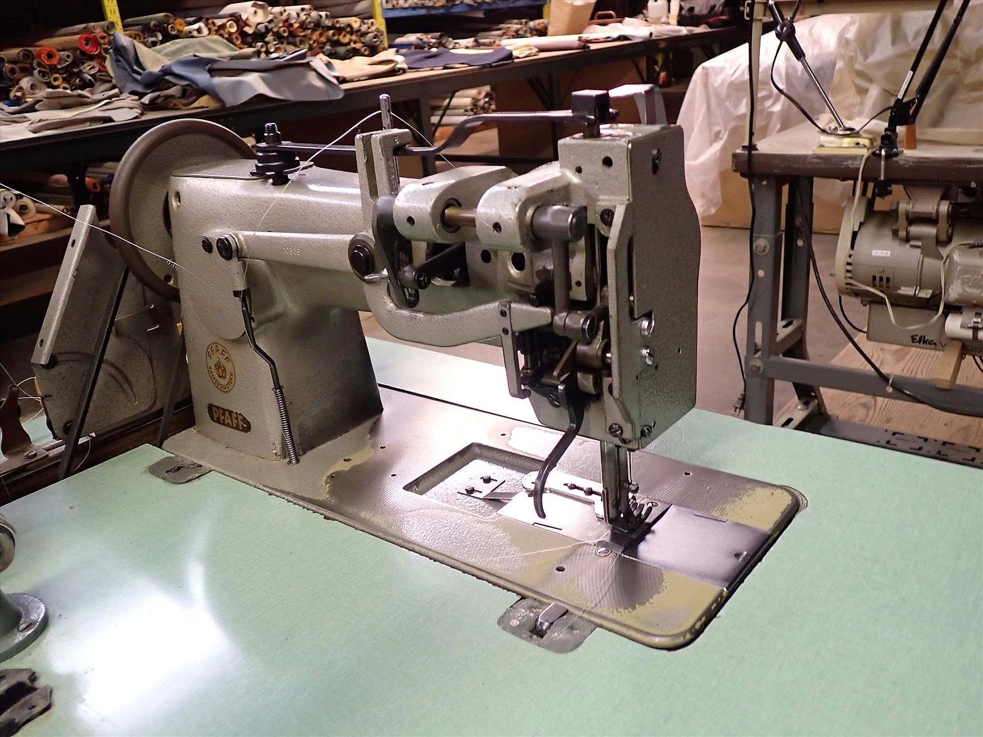 Pfaff industrial sewing machine, mod. 545-H3-6/01-CSMN, 10 in. throat, 1/2 hp c/w 20 in. x 48 in. - Image 3 of 6