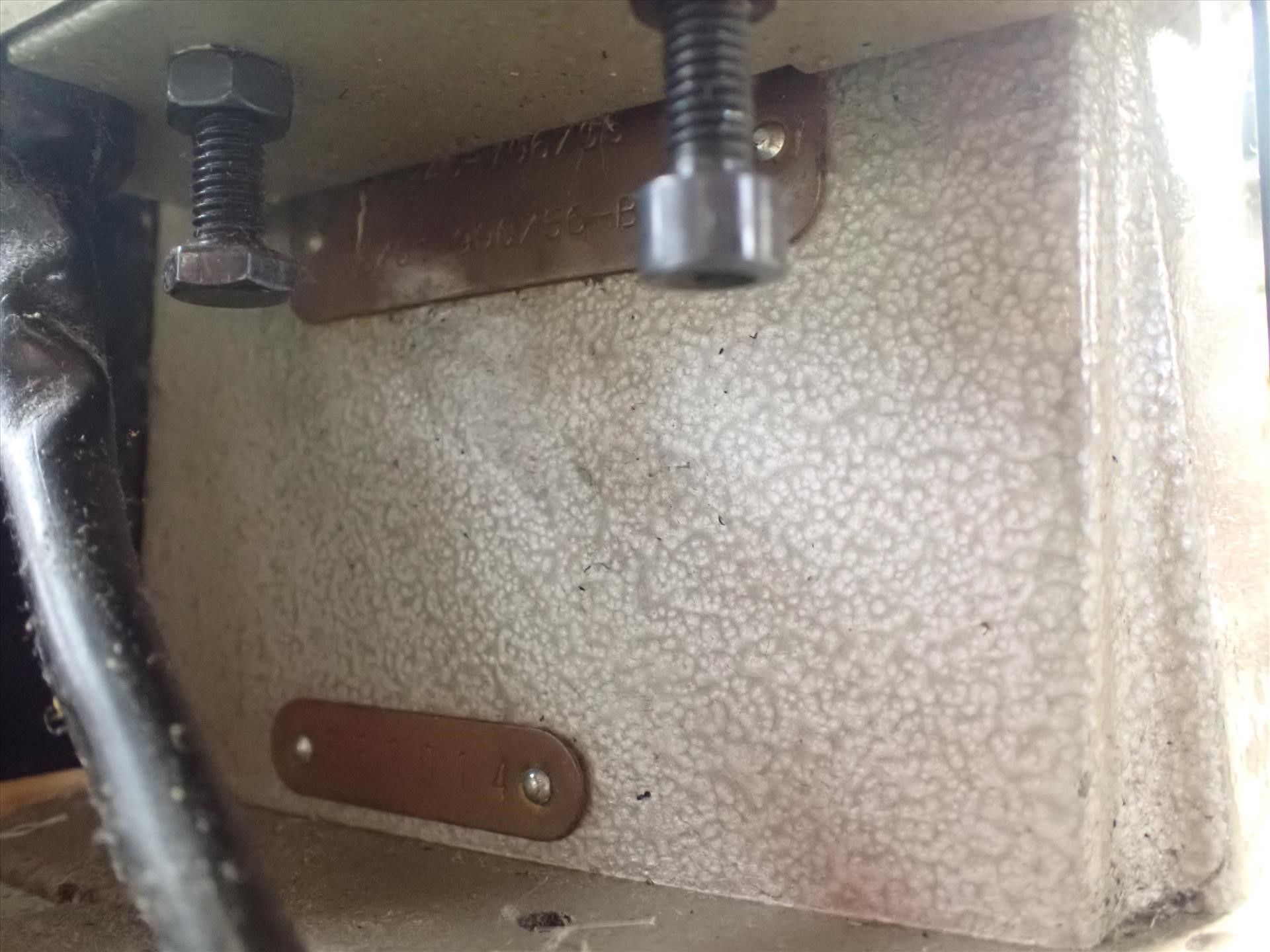 Pfaff industrial sewing machine, mod. 6/01-900/56-BLN, S/N 633014, 10 in. throat, 1/2 hp w/ Elka - Image 4 of 6