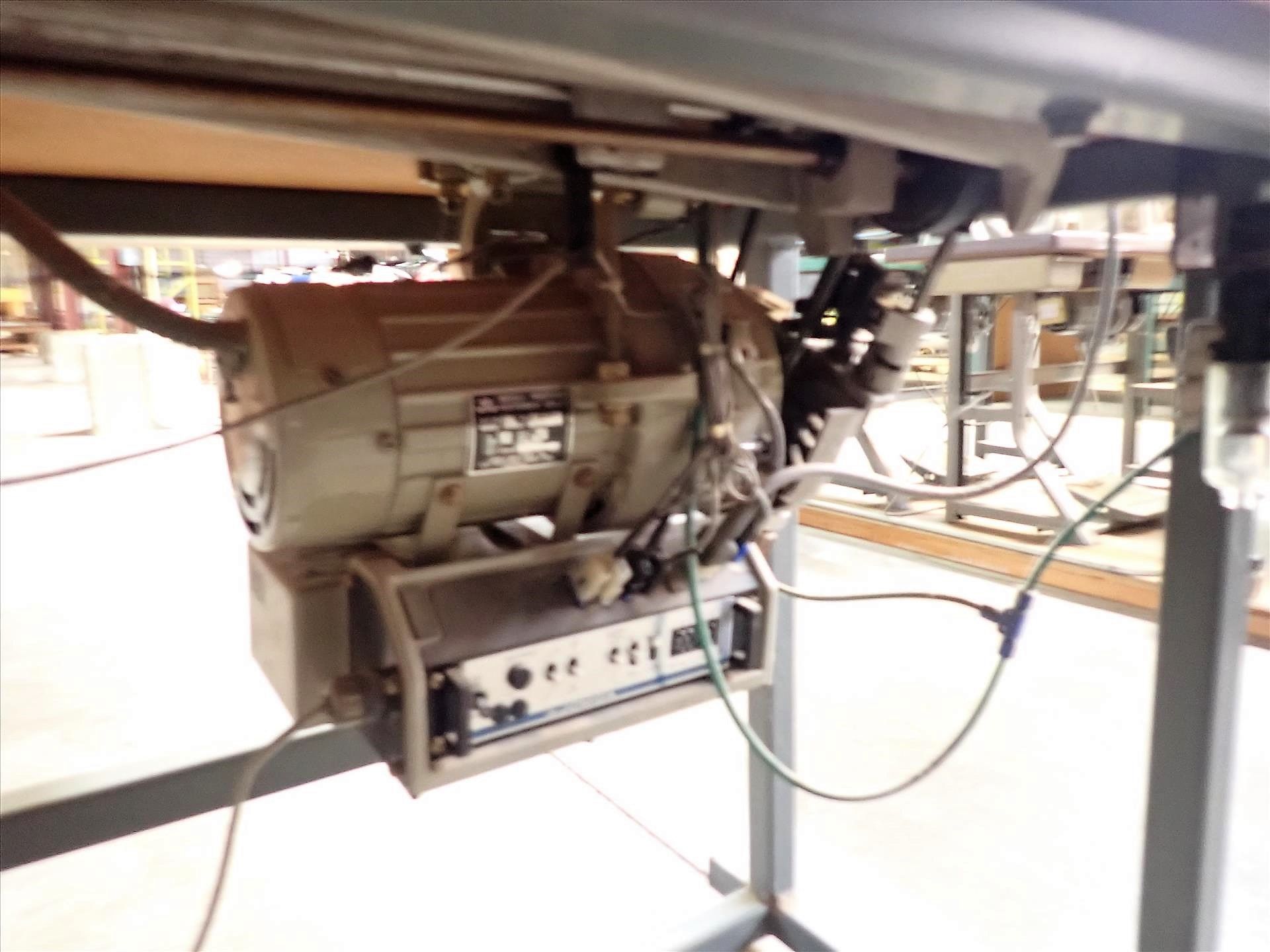 Pfaff industrial sewing machine, mod. 1245-706/48-6101-900/56-CLPMN8, S/N 599038, 32 in. throat, 1/2 - Image 6 of 8