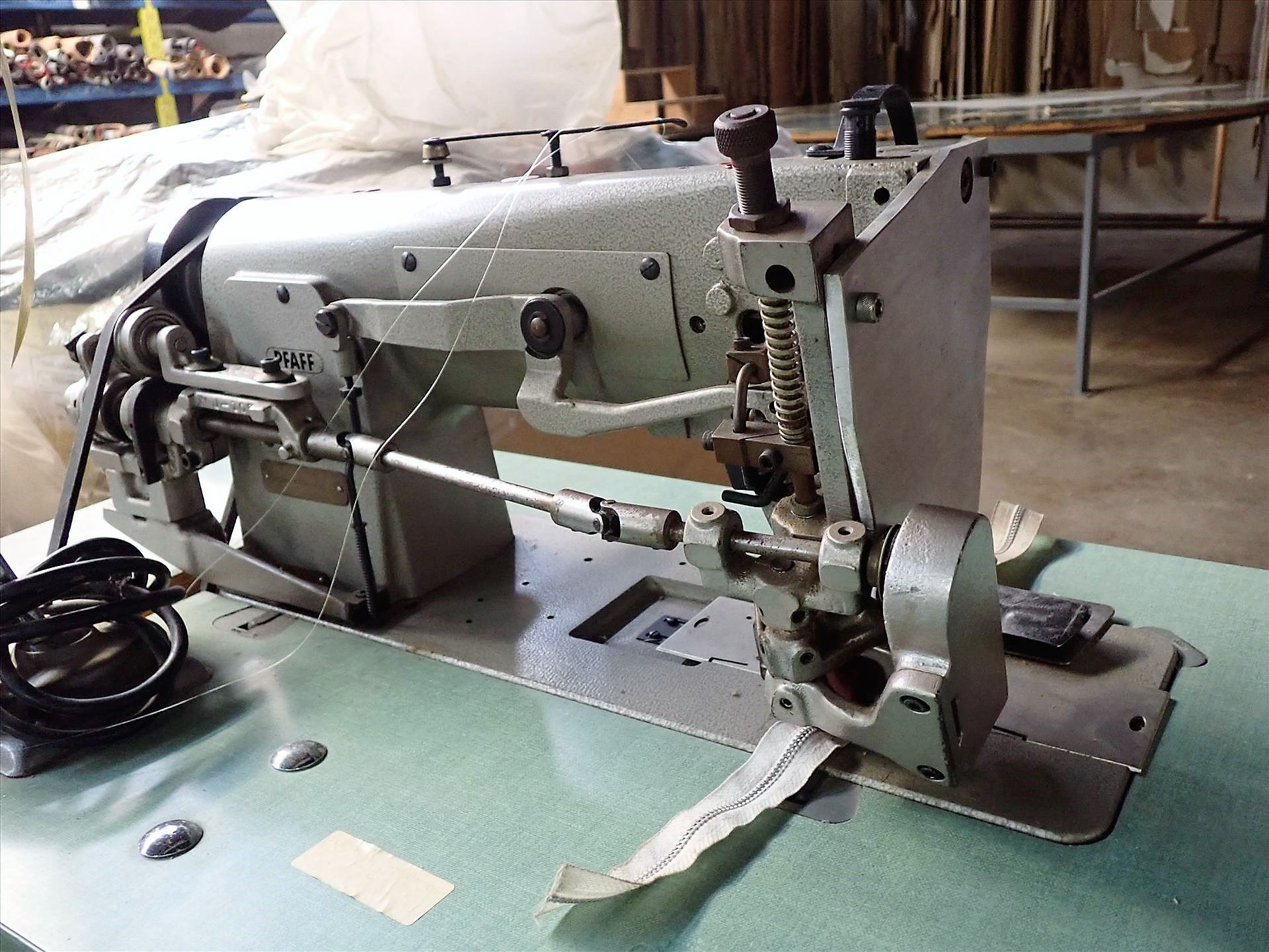 Pfaff industrial sewing machine, mod. 1242-6101-BSMN, S/N 616995, 10 in. throat, 1/2 hp c/w 20 in. x - Image 3 of 6