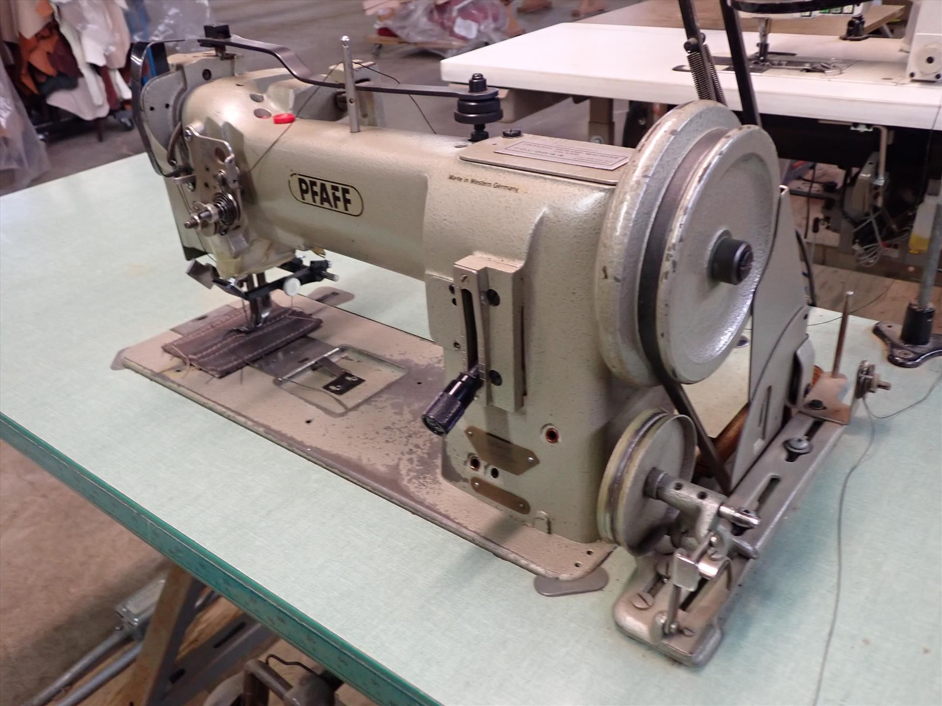 Pfaff industrial sewing machine, mod. 545-H3-6/01-CLMN, S/N 572351, 10 in. throat, 1/2 hp c/w 20 in. - Image 2 of 6