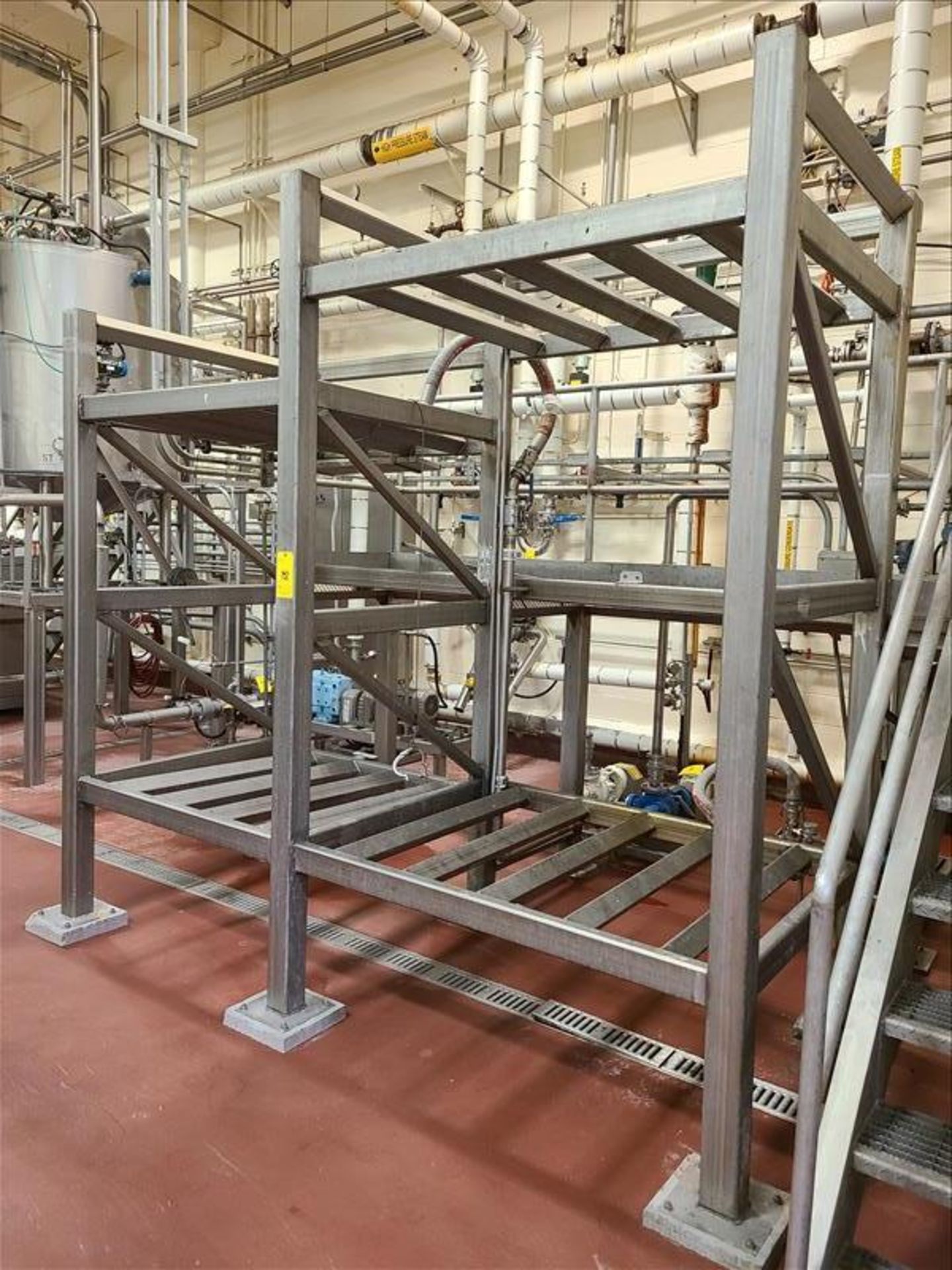 Stainless tote unloader structure, 114"h x 120"l x 4' deep, with catwalk 131'l x 32" w x 5' h with 7 - Image 2 of 2
