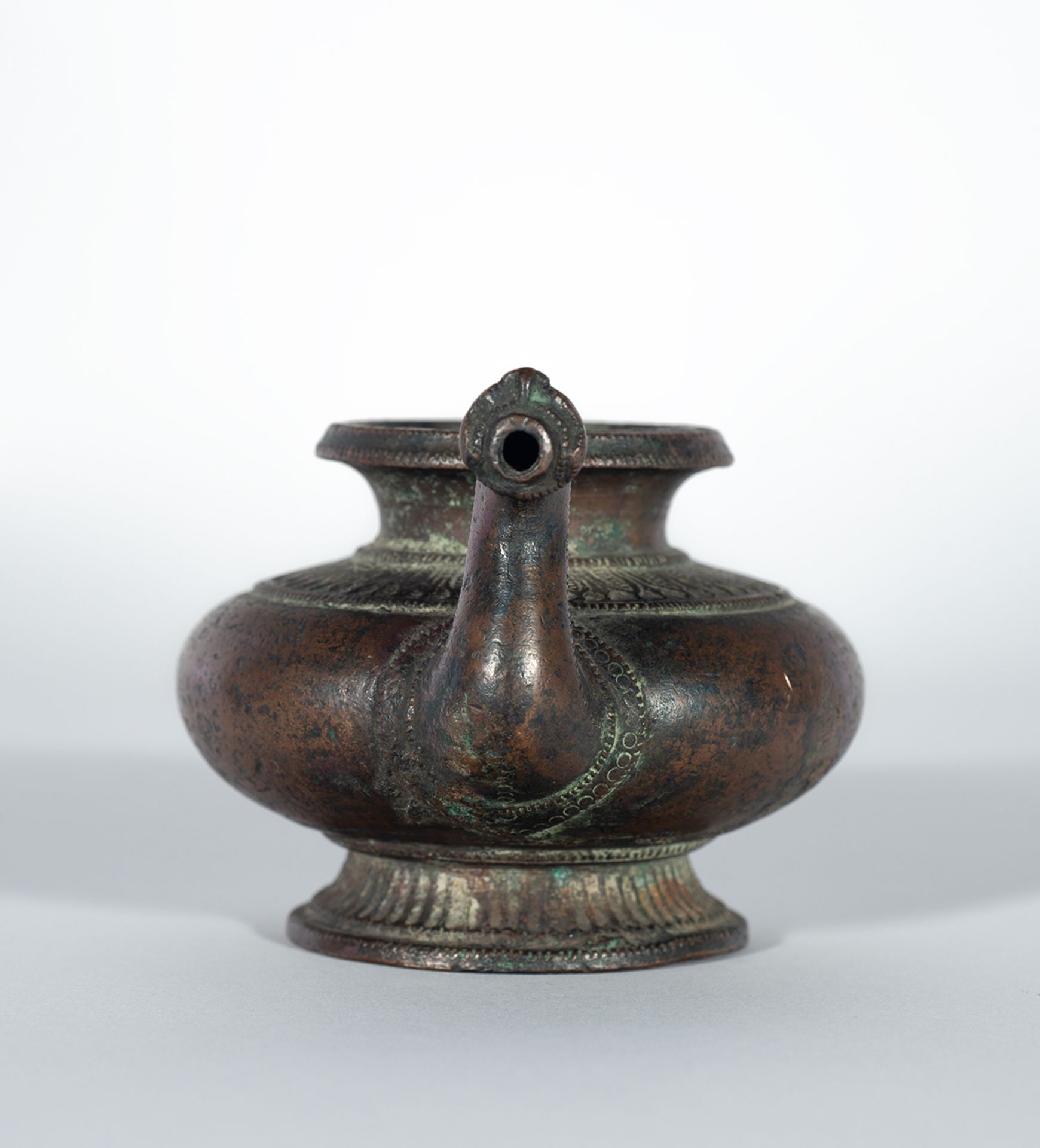 Chinese bronze censer, possibly Huang Dynasty - Image 2 of 3