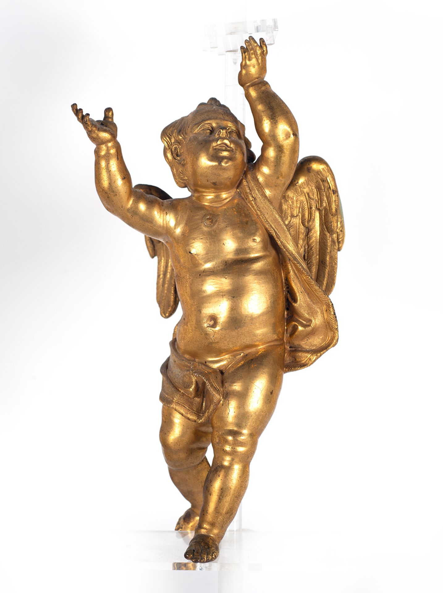 Exceptional pair of angels in gilded bronze, 16th-17th century
